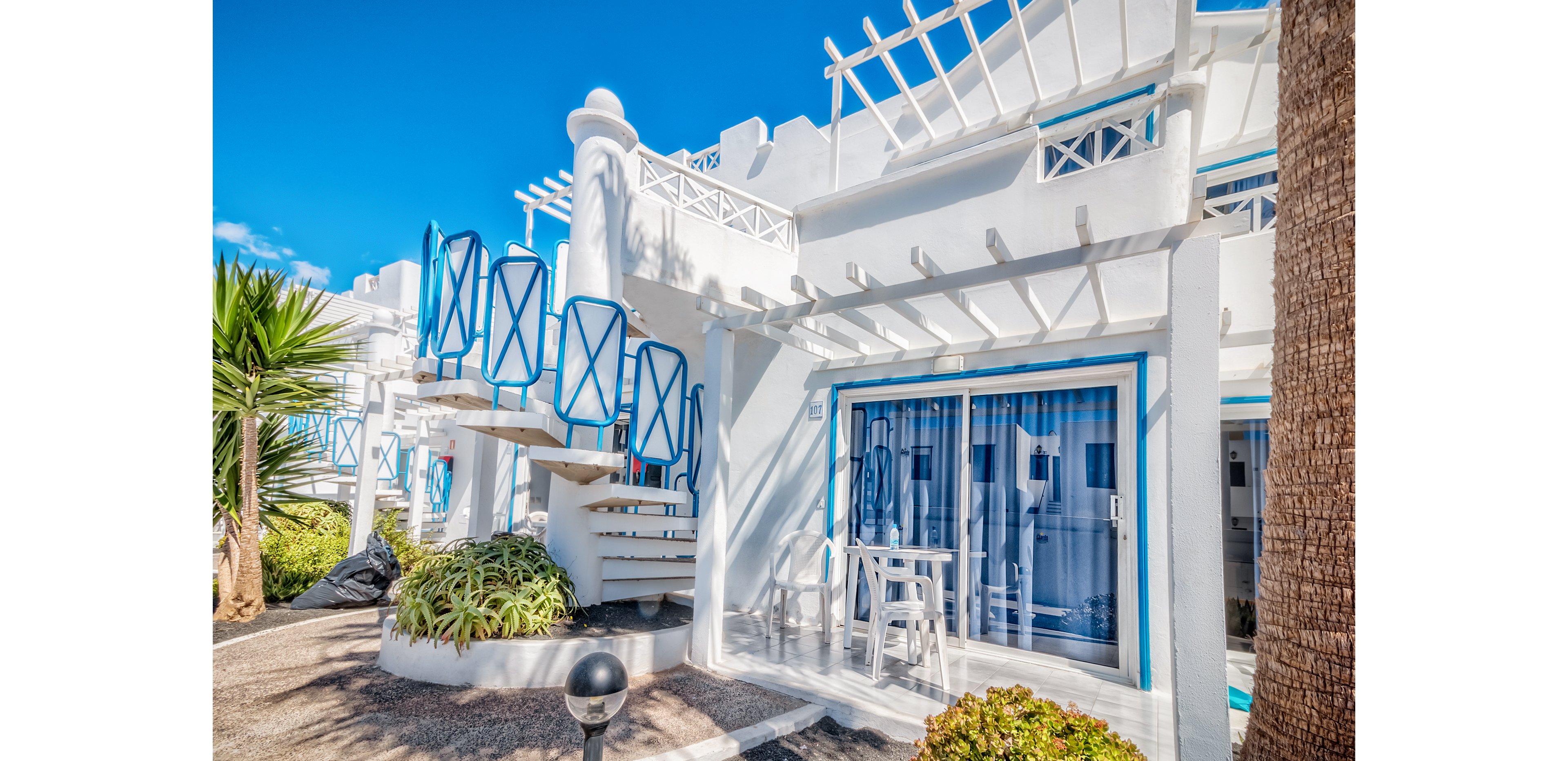 LIVVO Apartments Oasis