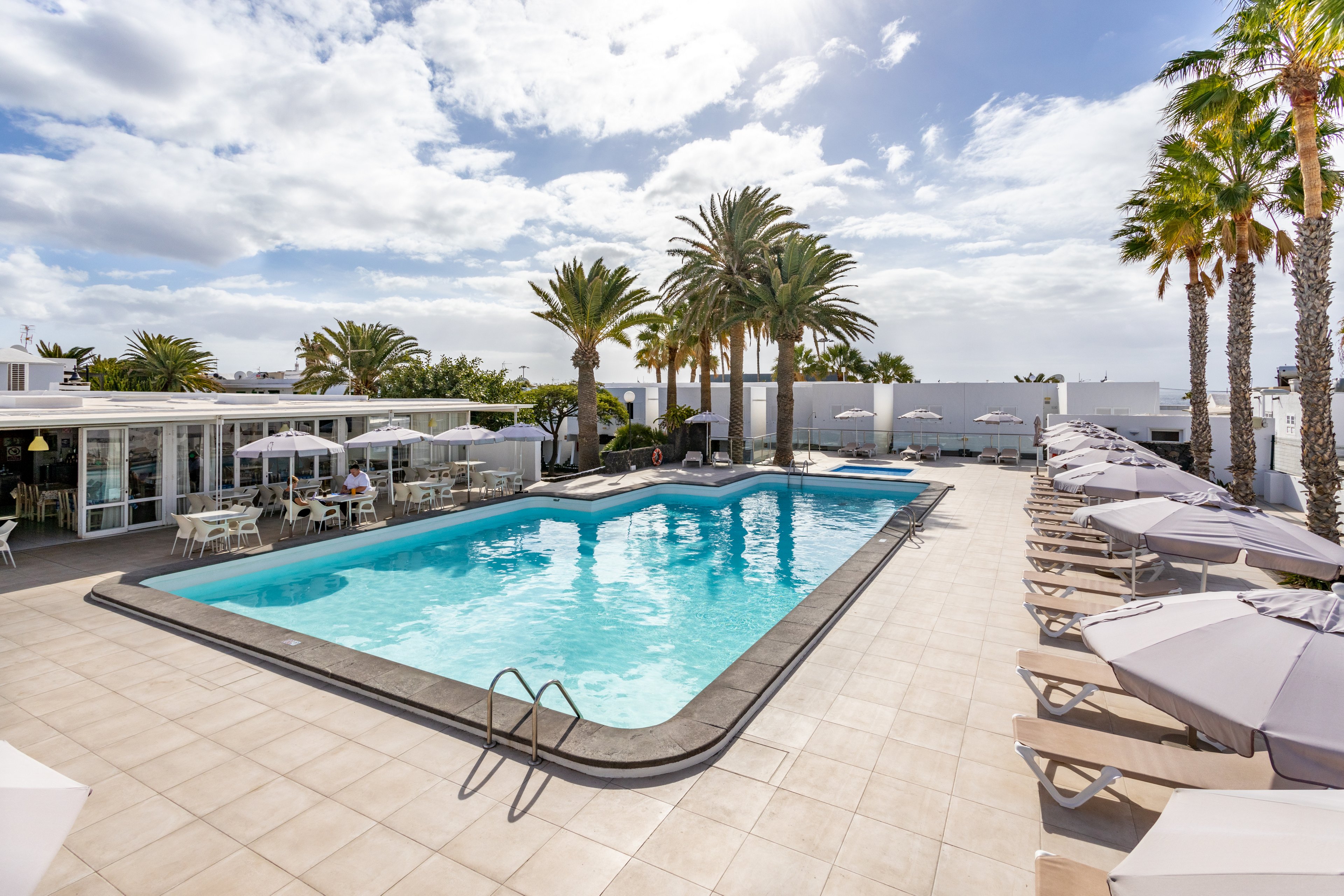 Arena Dorada Apartments