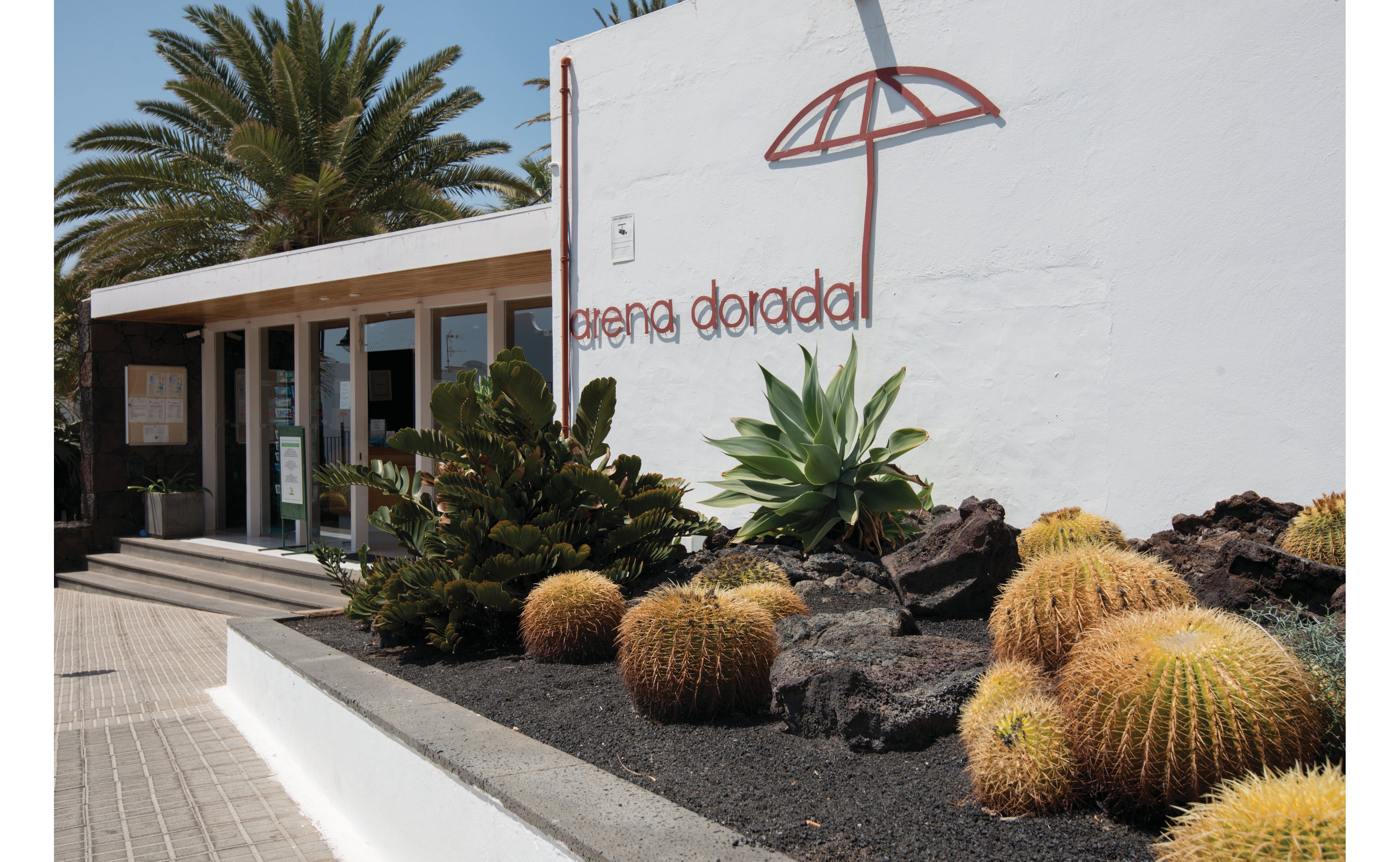 Arena Dorada Apartments