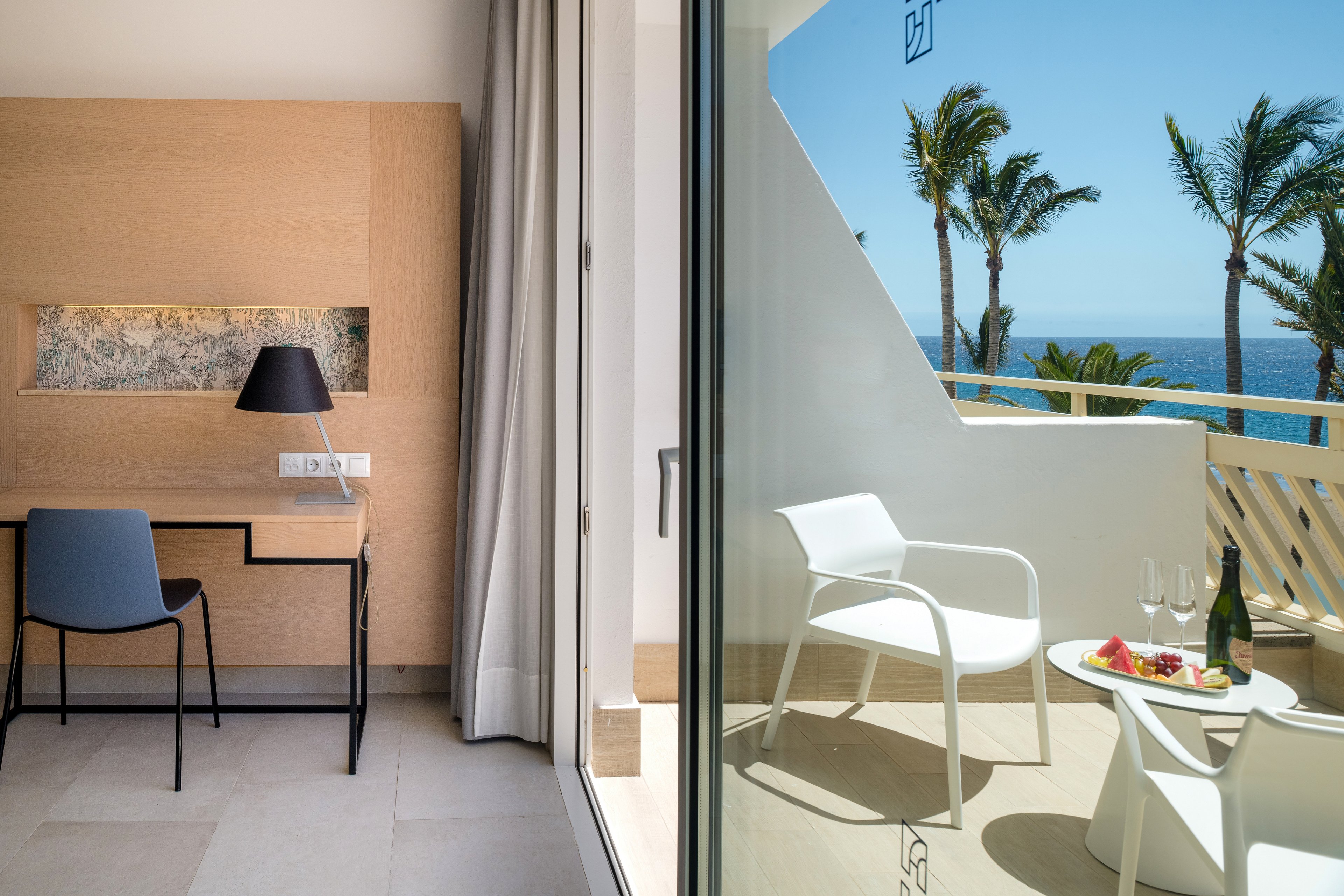 Plus Fariones Suite Hotel