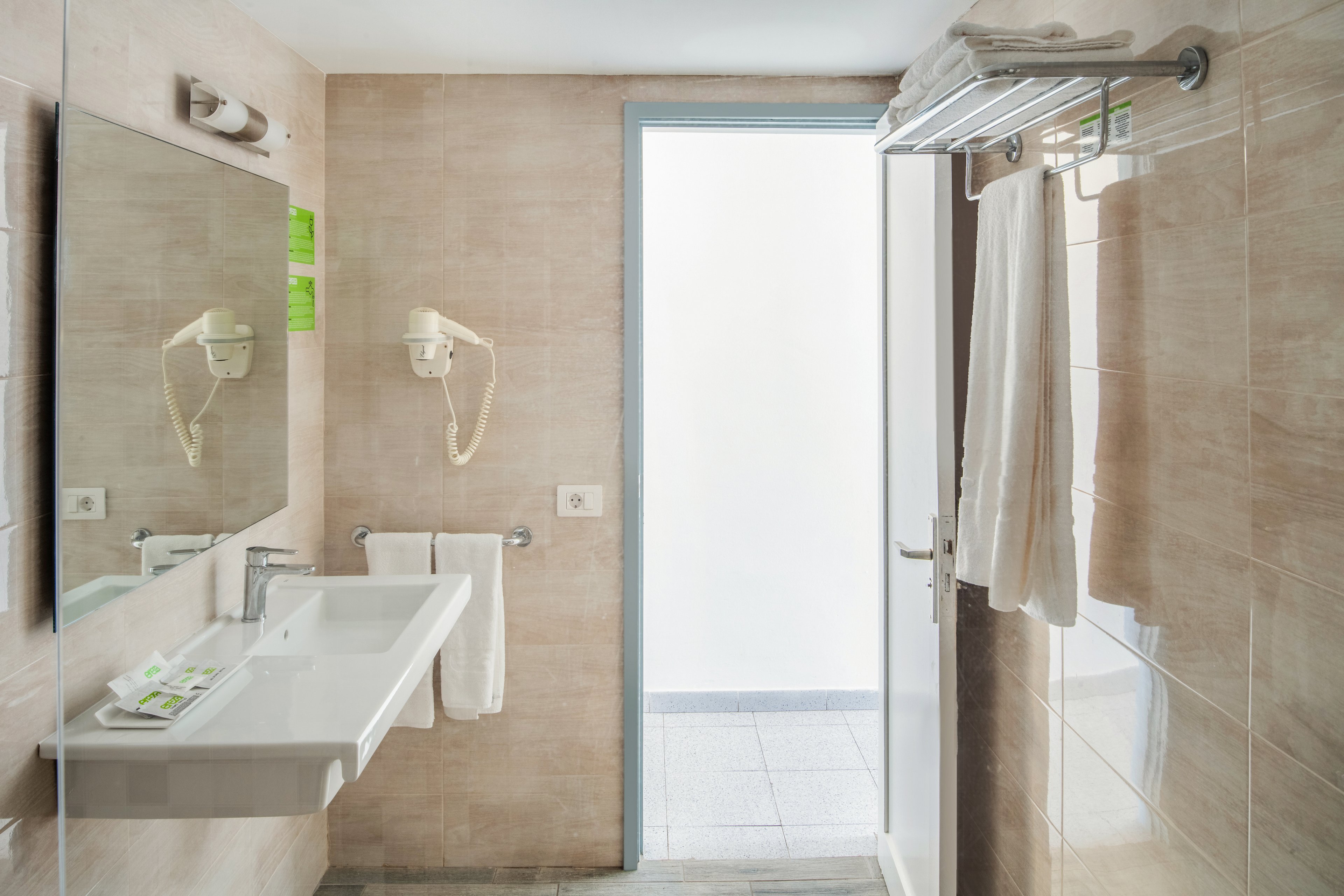 Ereza Los Hibiscos Apartments