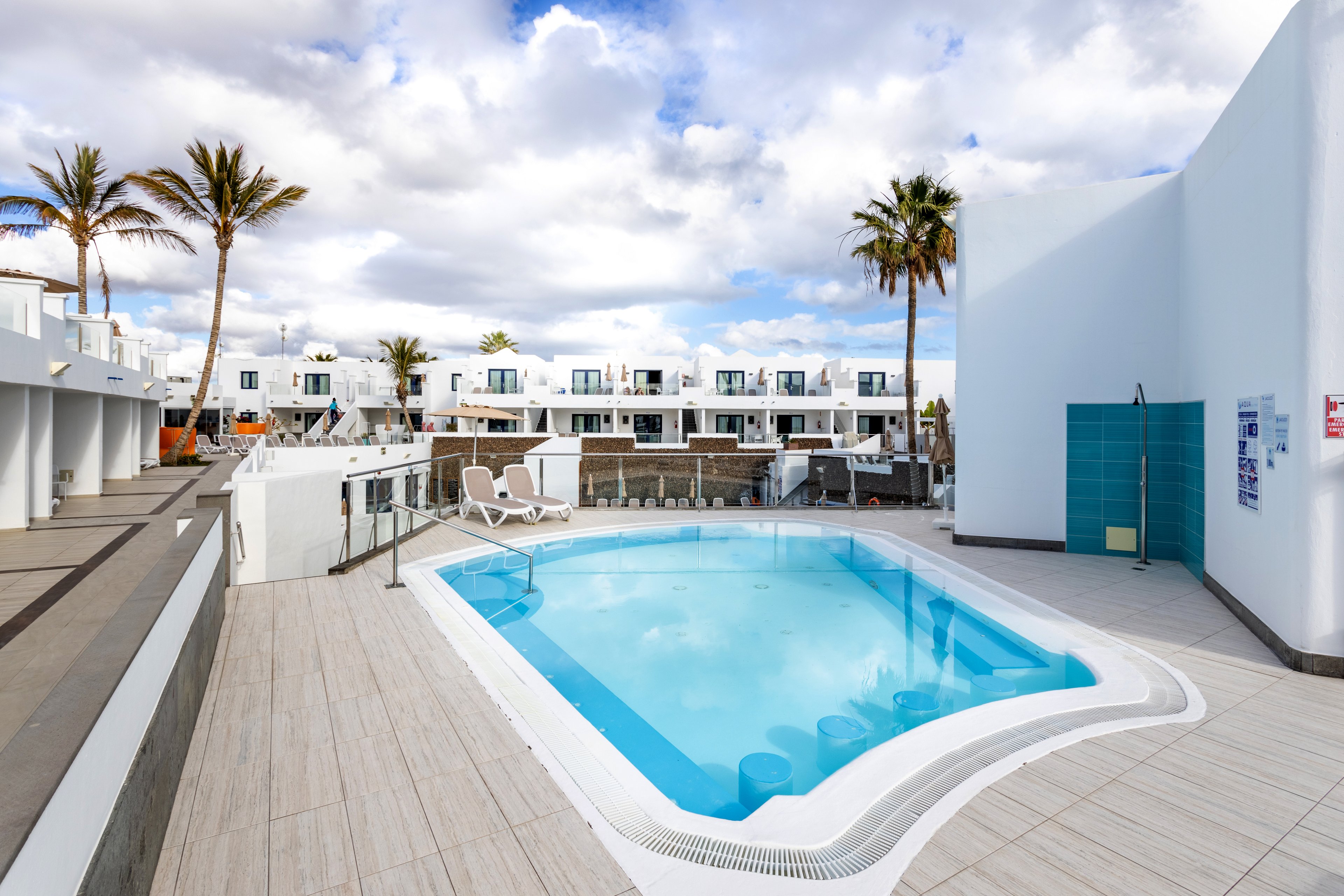 Aqua Suites Boutique Hotel