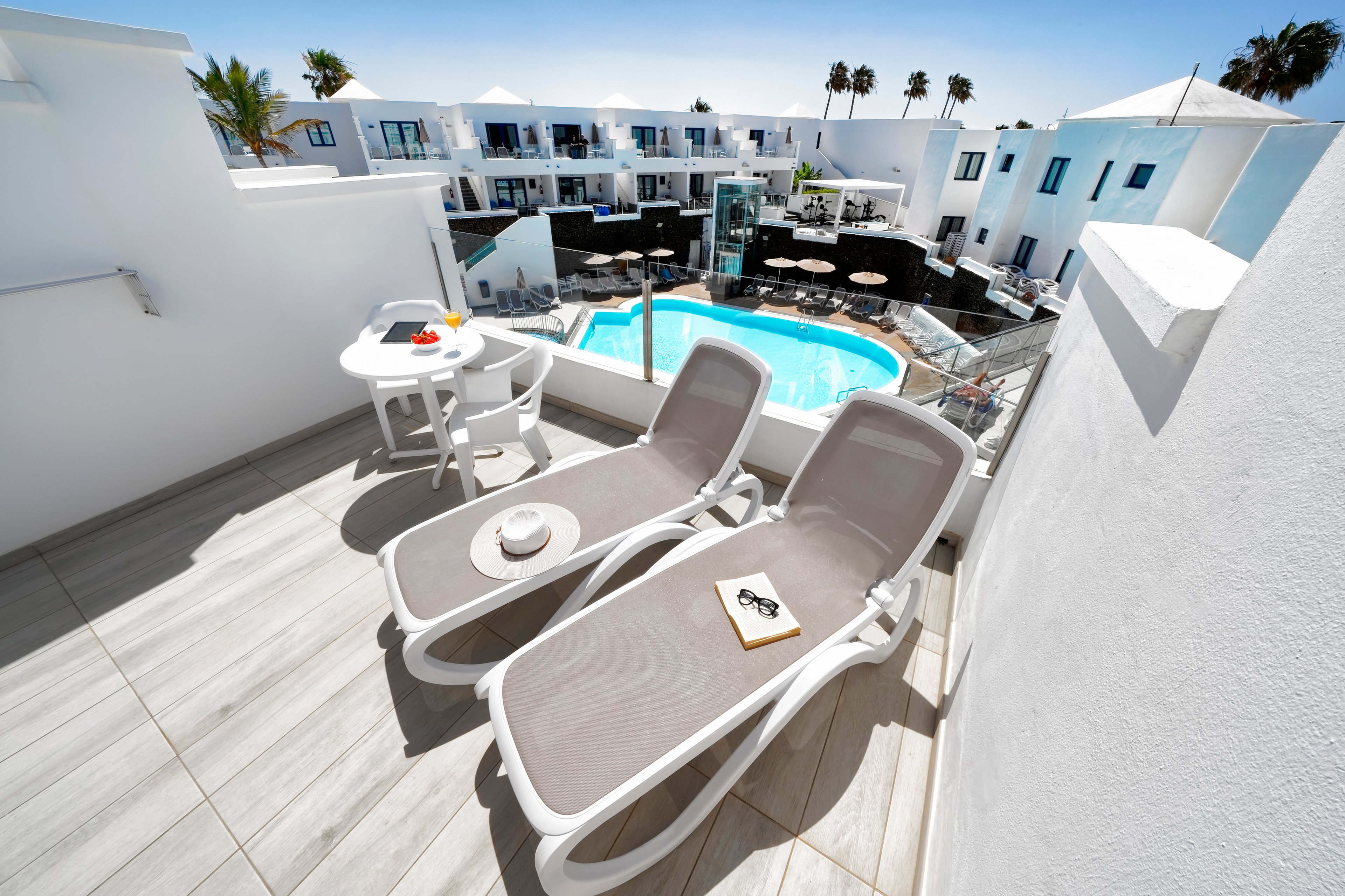 Aqua Suites Boutique Hotel