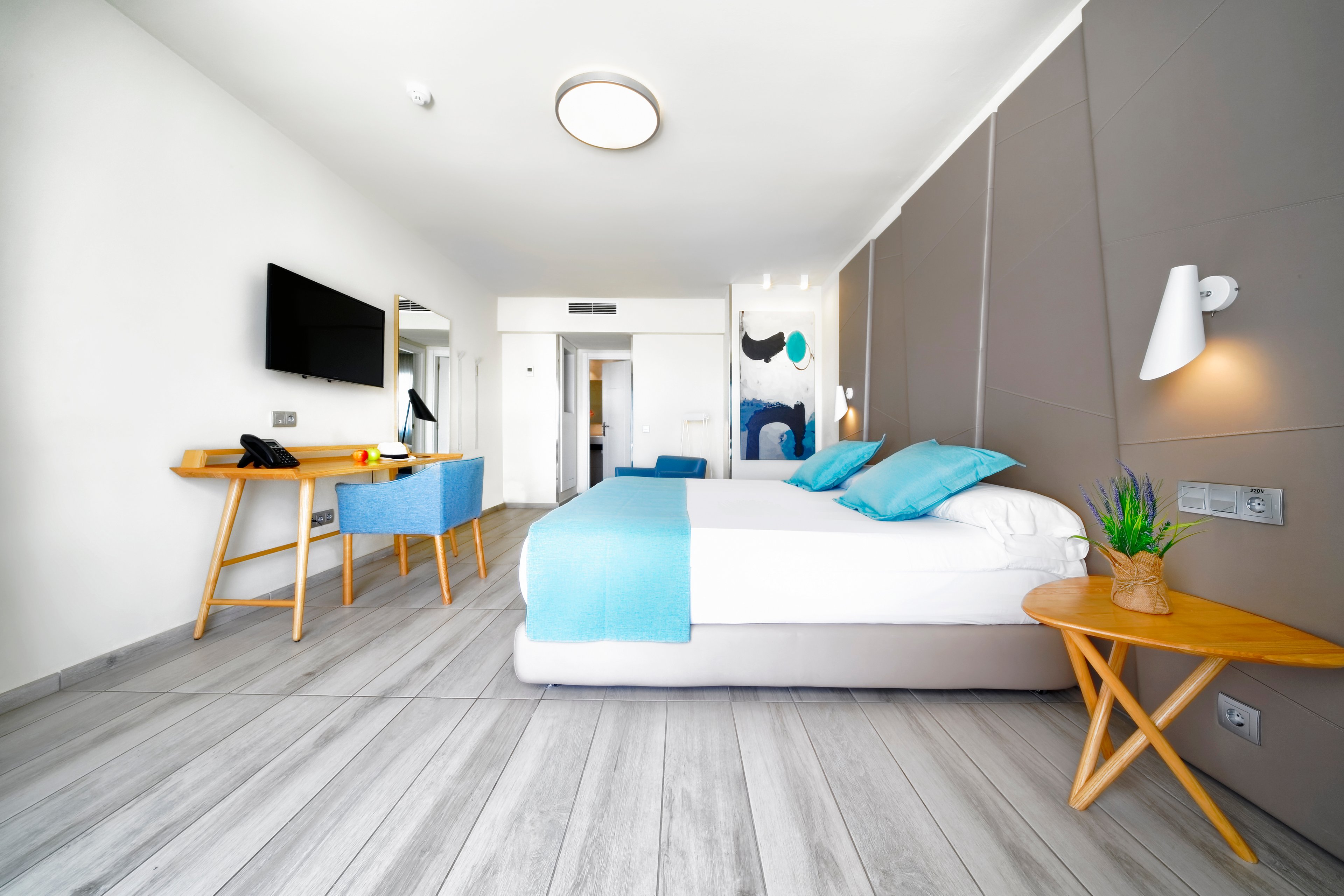 Aqua Suites Boutique Hotel