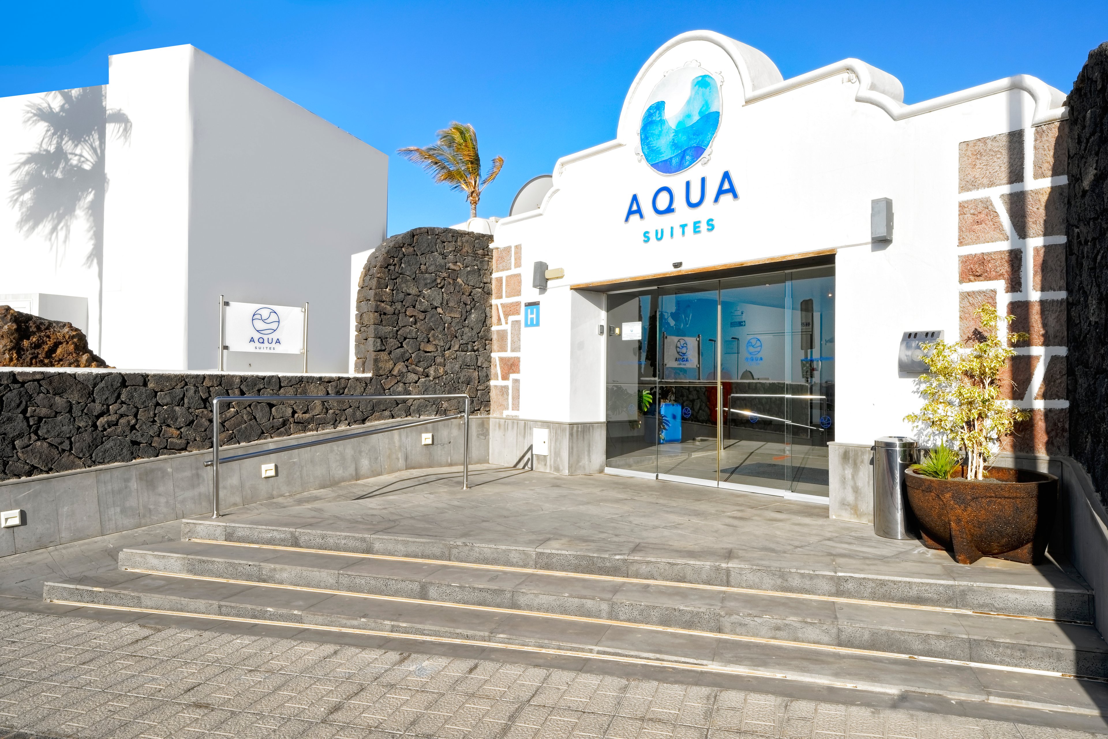 Aqua Suites Boutique Hotel