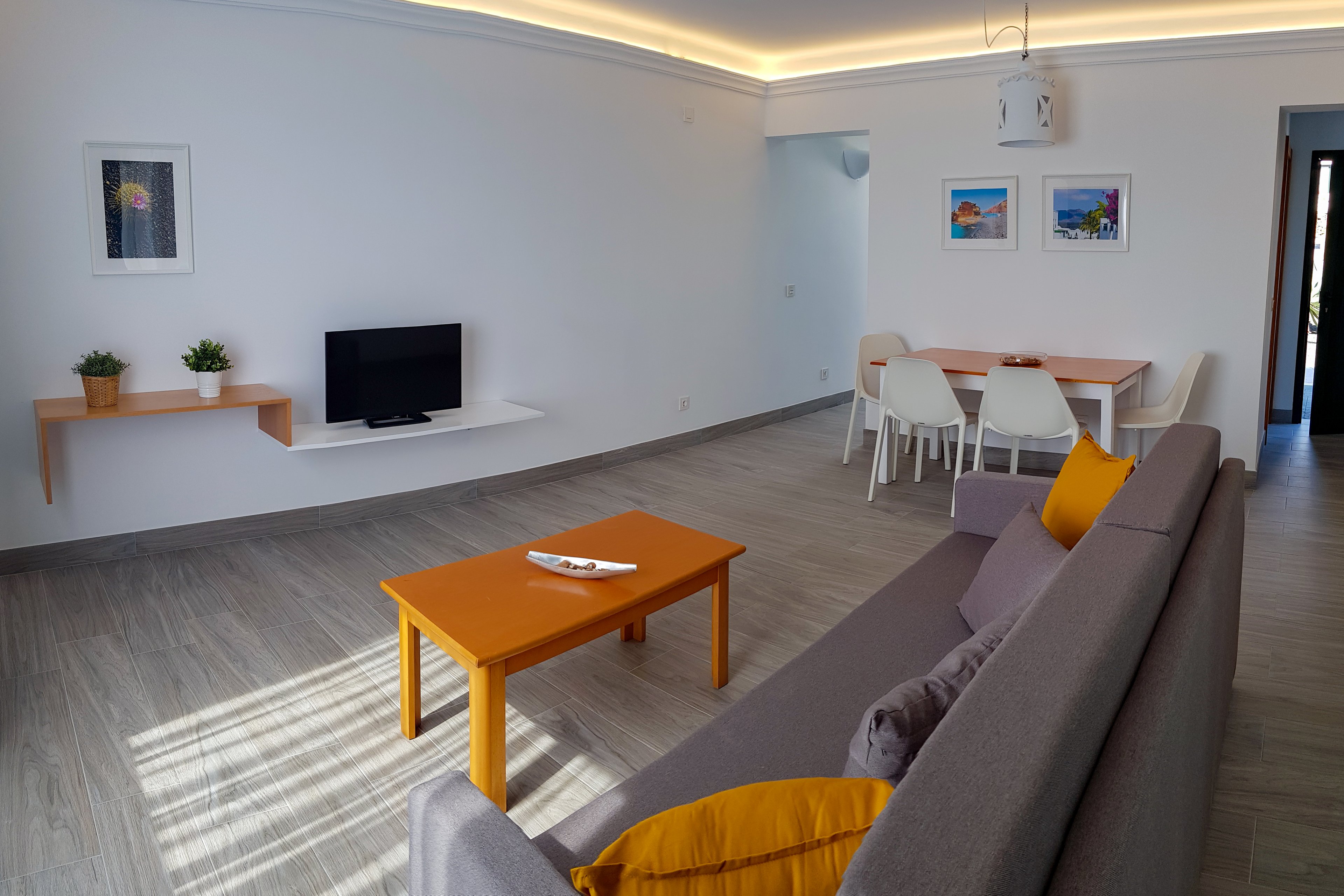 Palmeras Garden Apartments