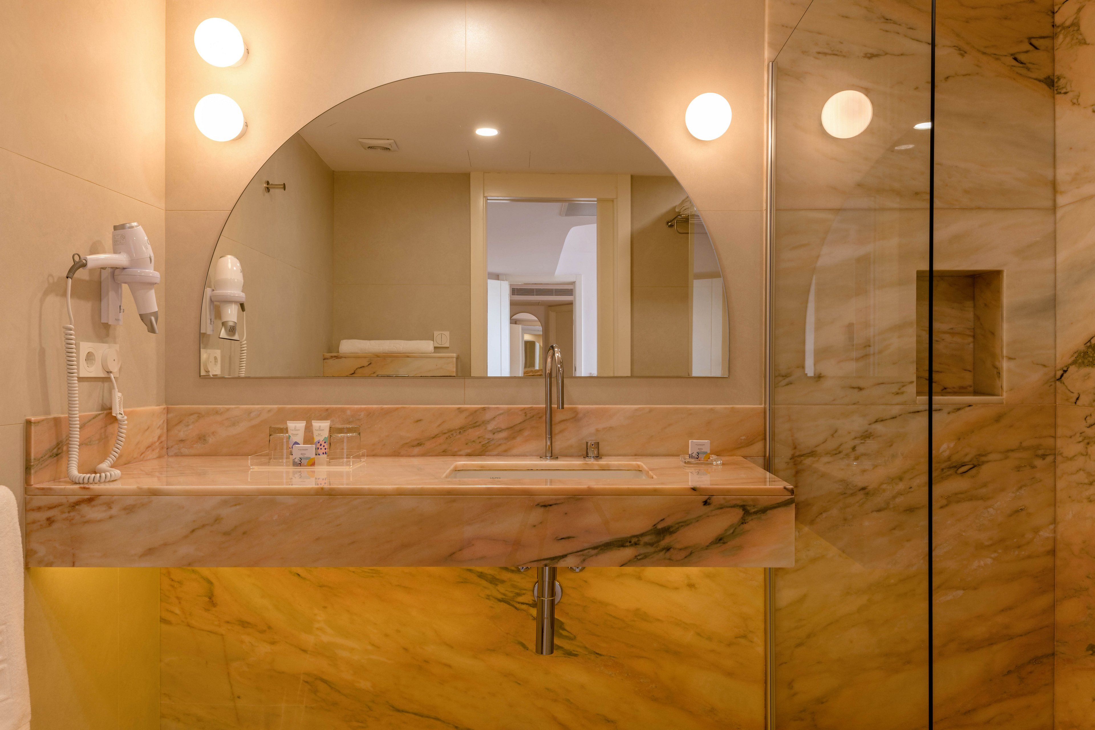 Plus Fariones Habitat