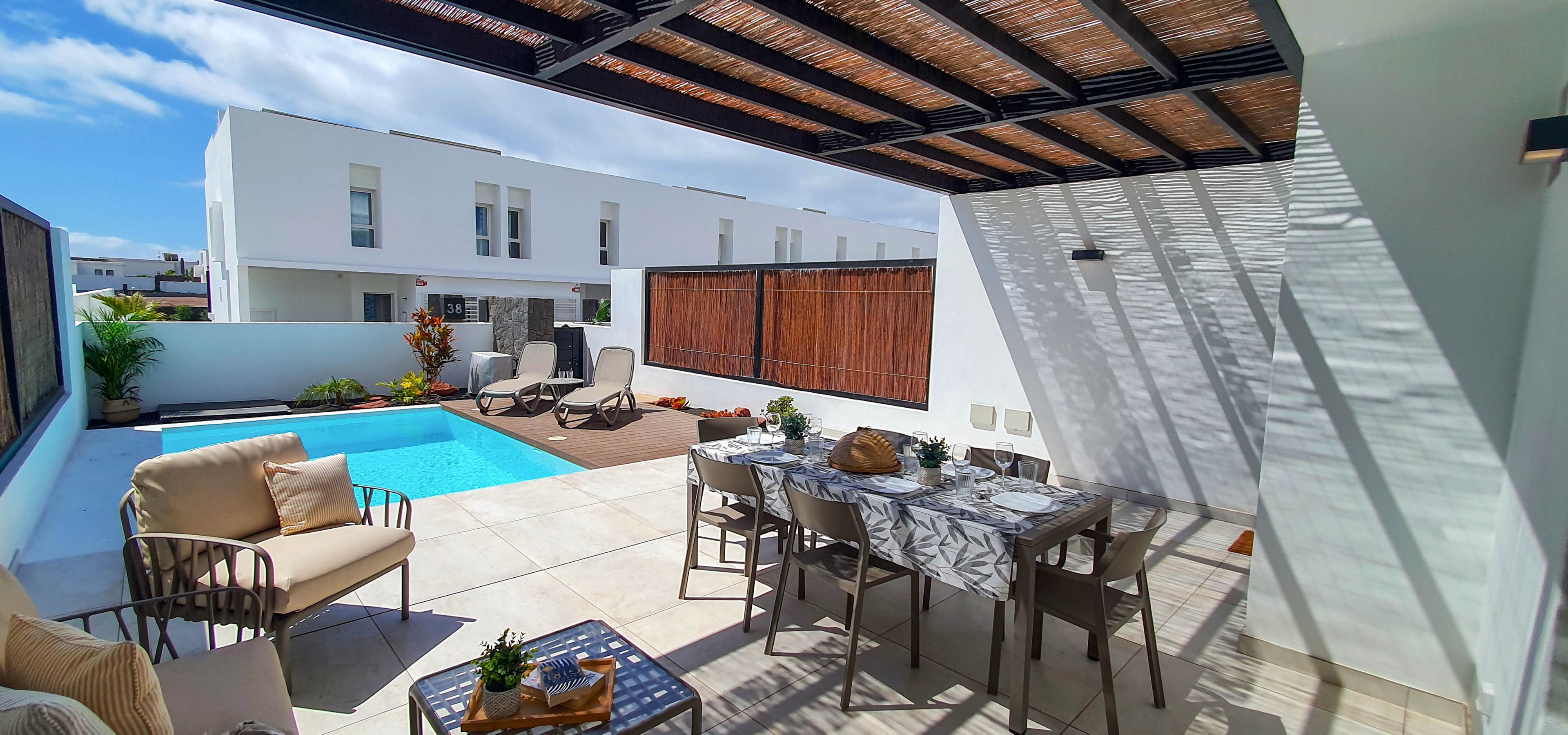 Serena Holiday Homes by LIVVO