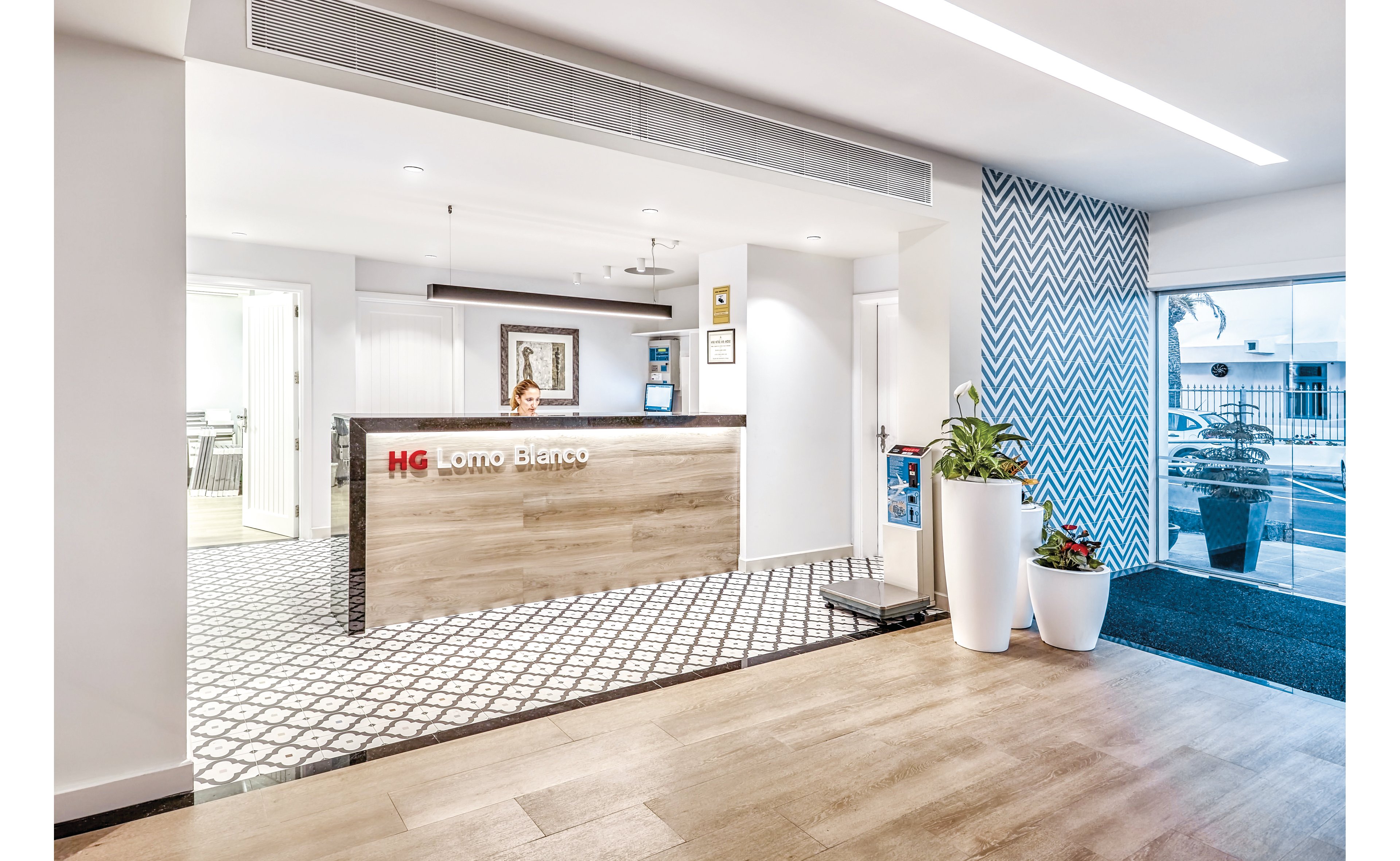 HG Lomo Blanco Apartments