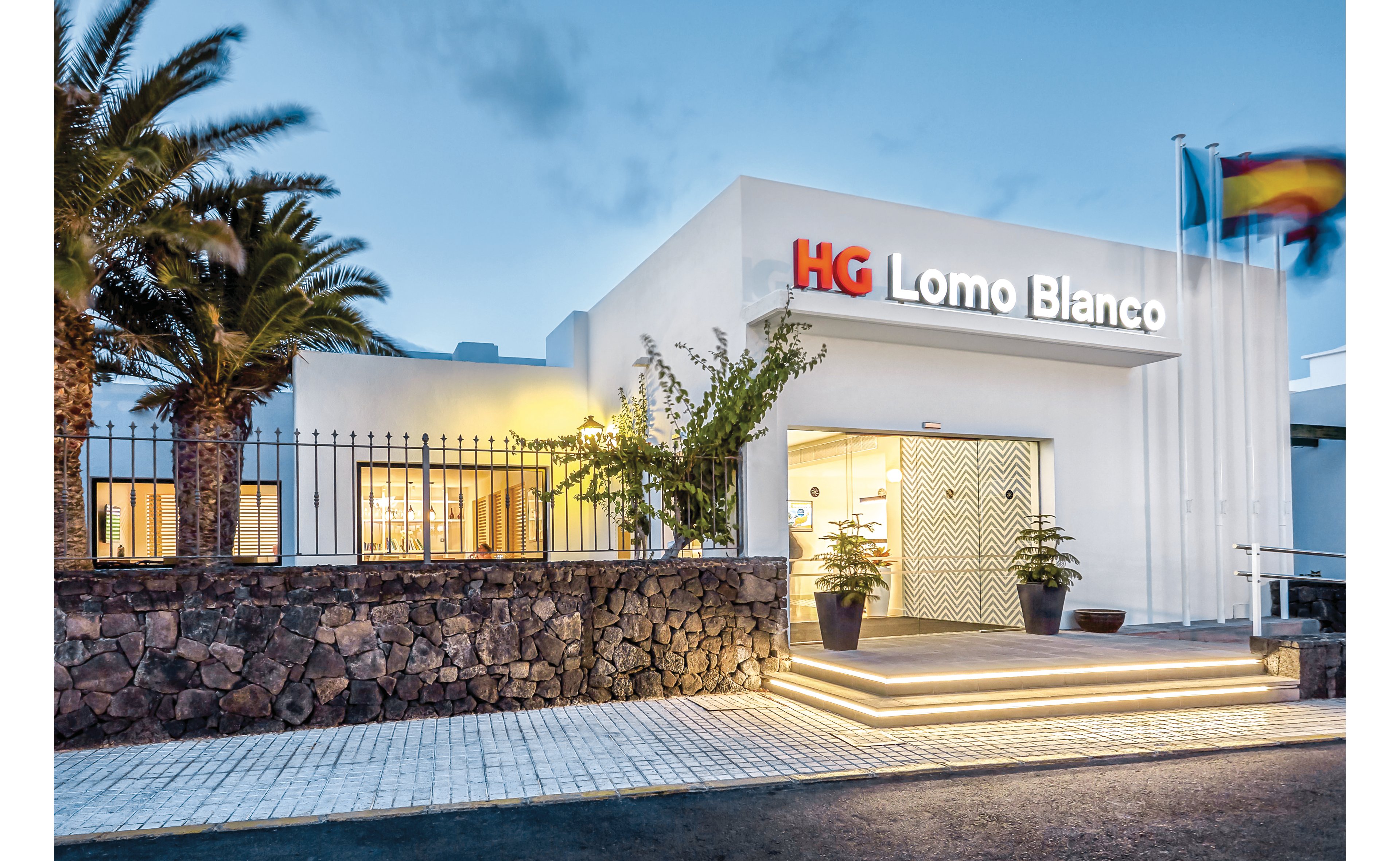 HG Lomo Blanco Apartments