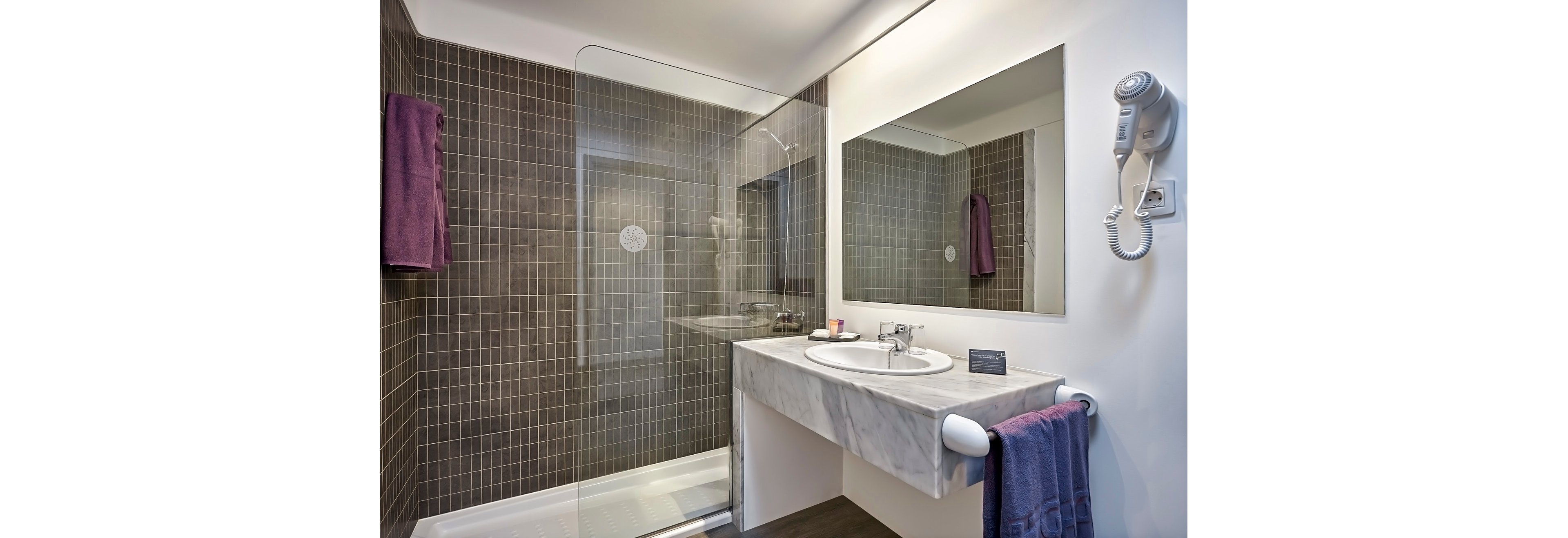 HG Lomo Blanco Apartments