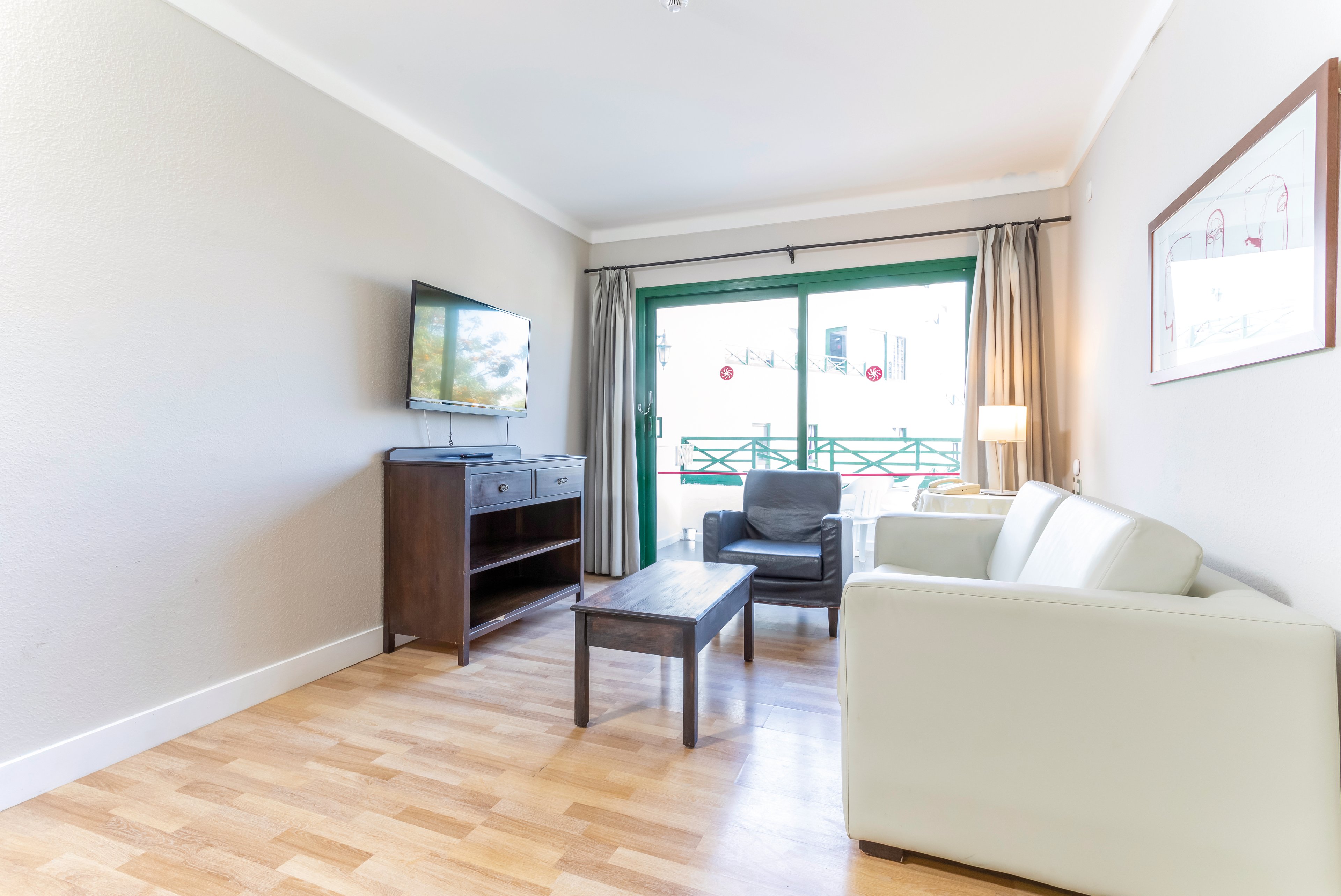 HG Lomo Blanco Apartments