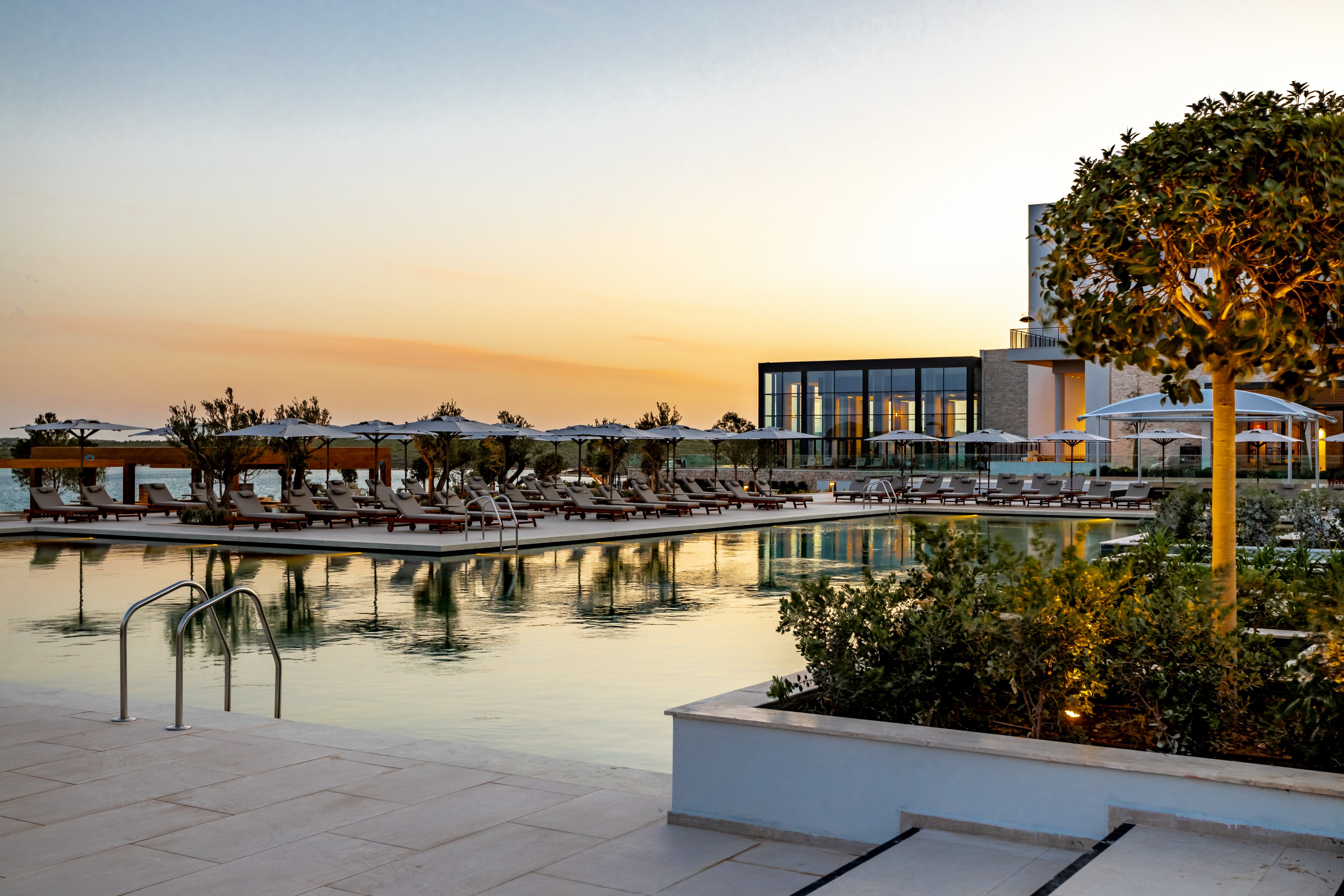 Anda Barut Collection.