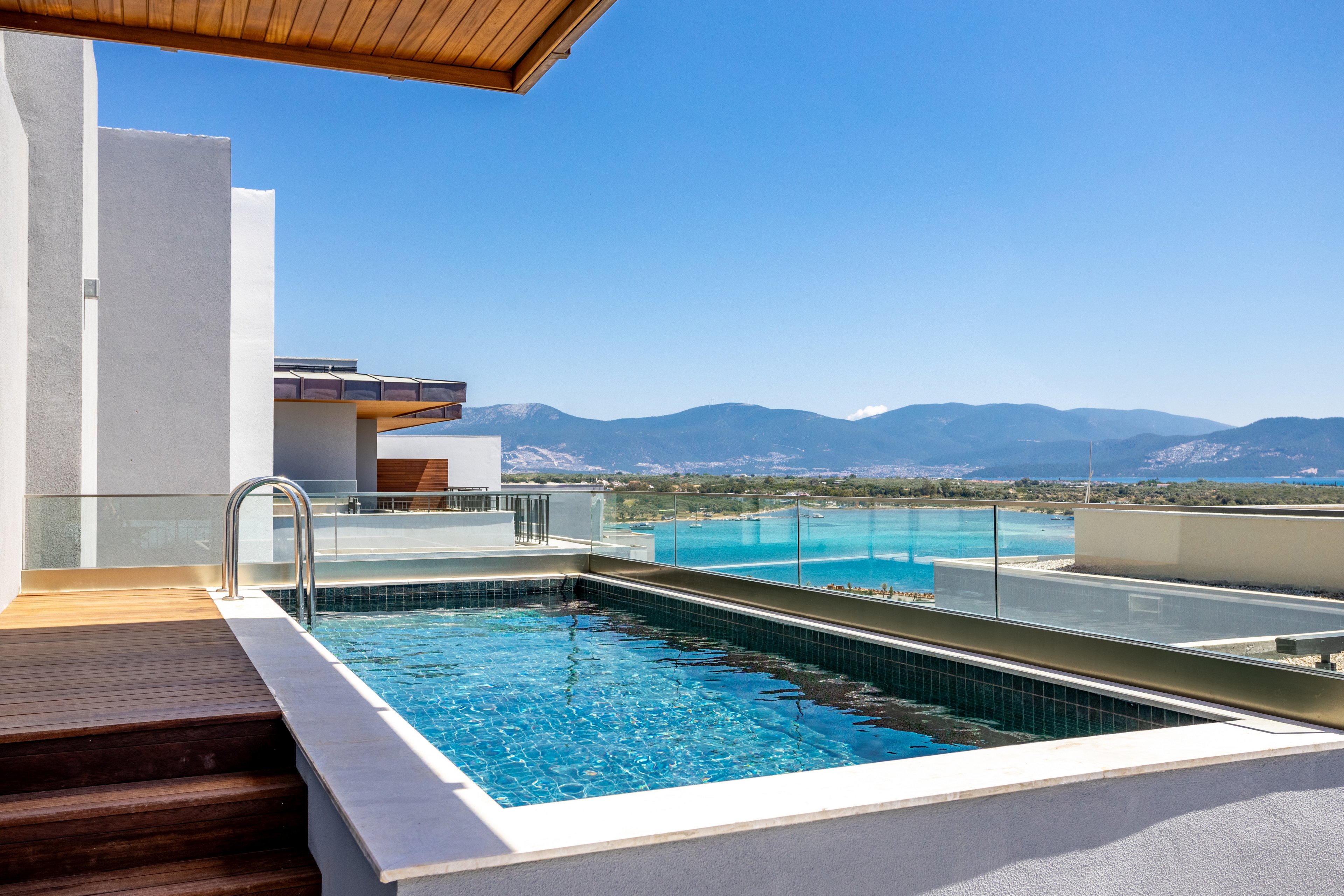 Anda Barut Collection.