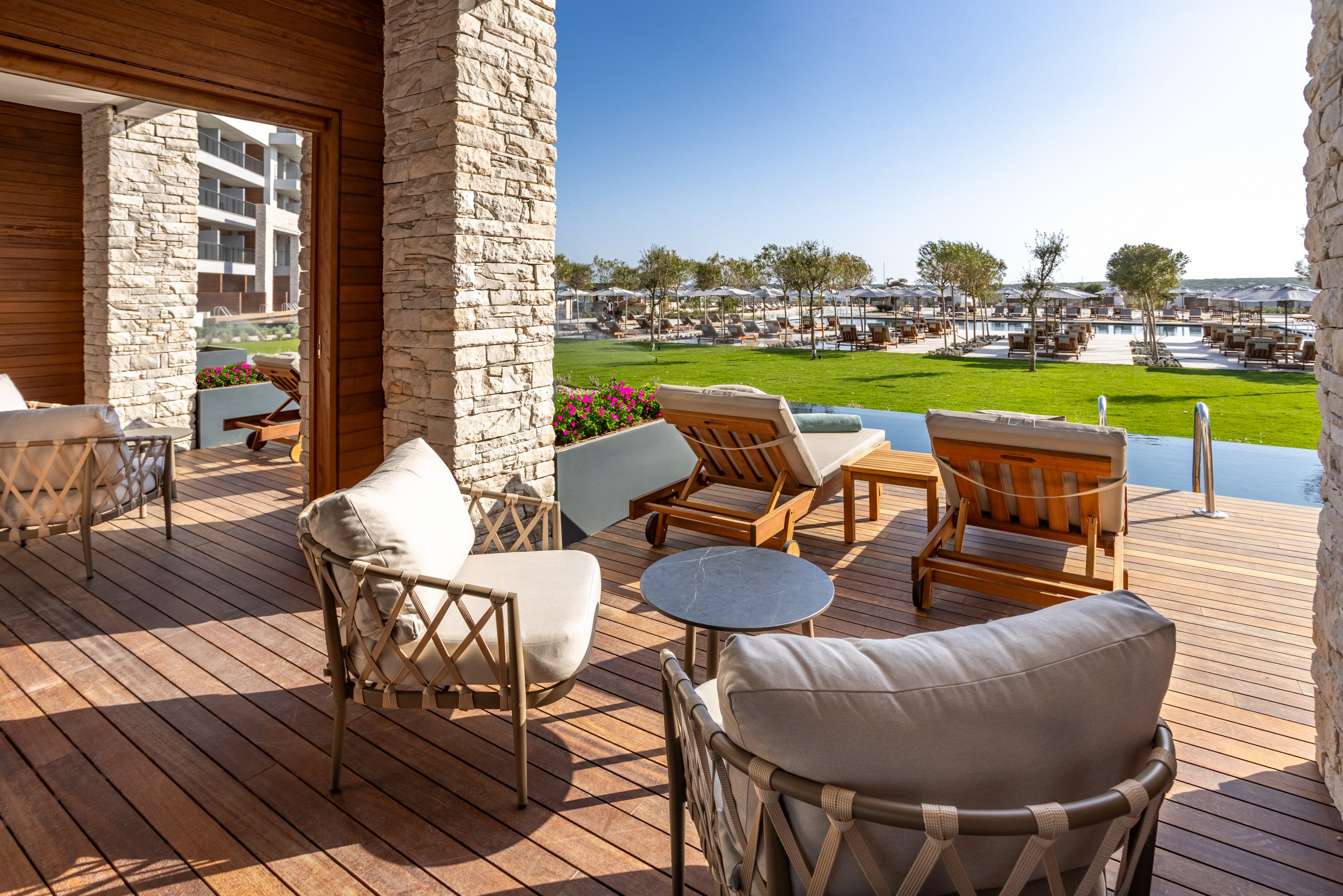 Anda Barut Collection.