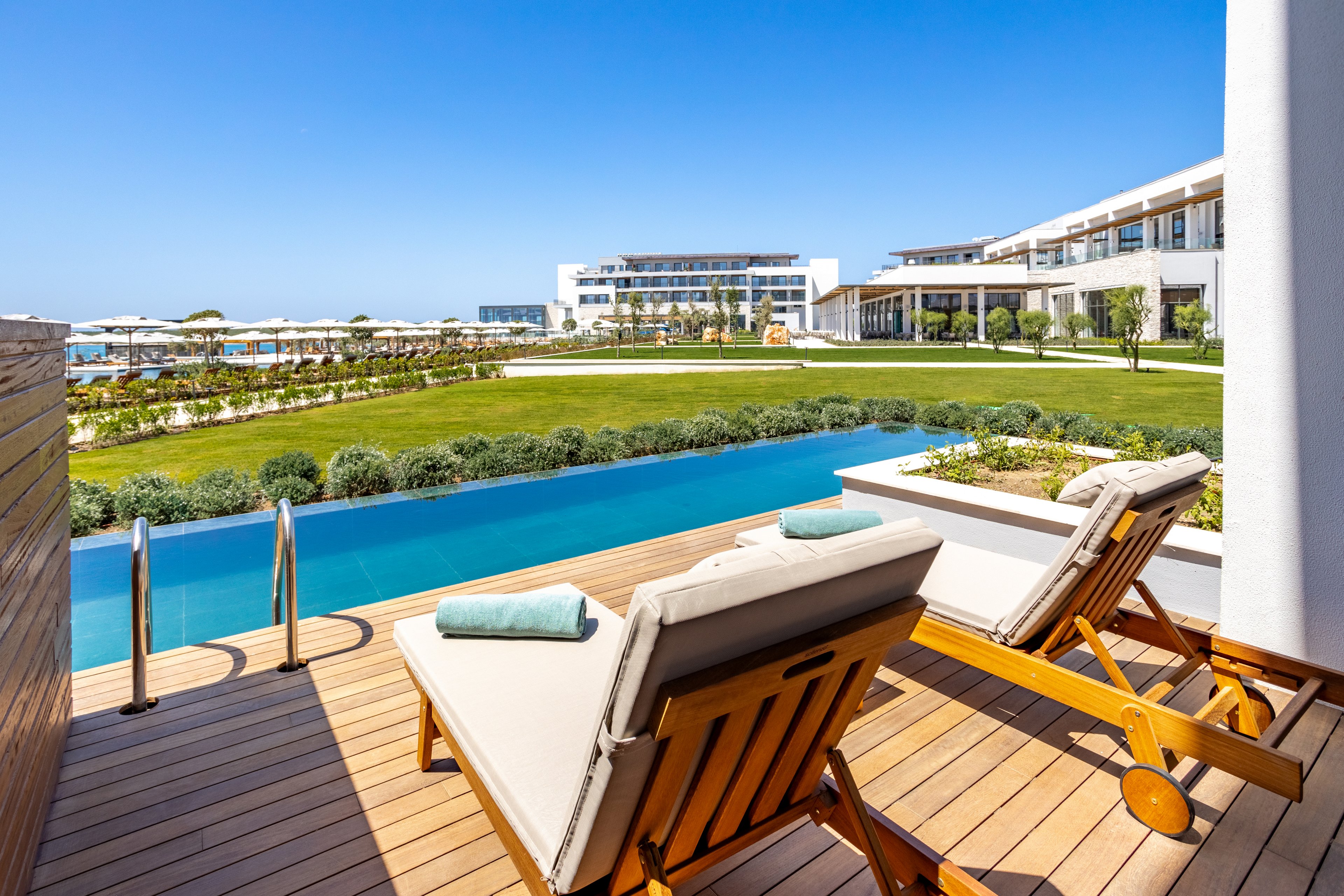 Anda Barut Collection.