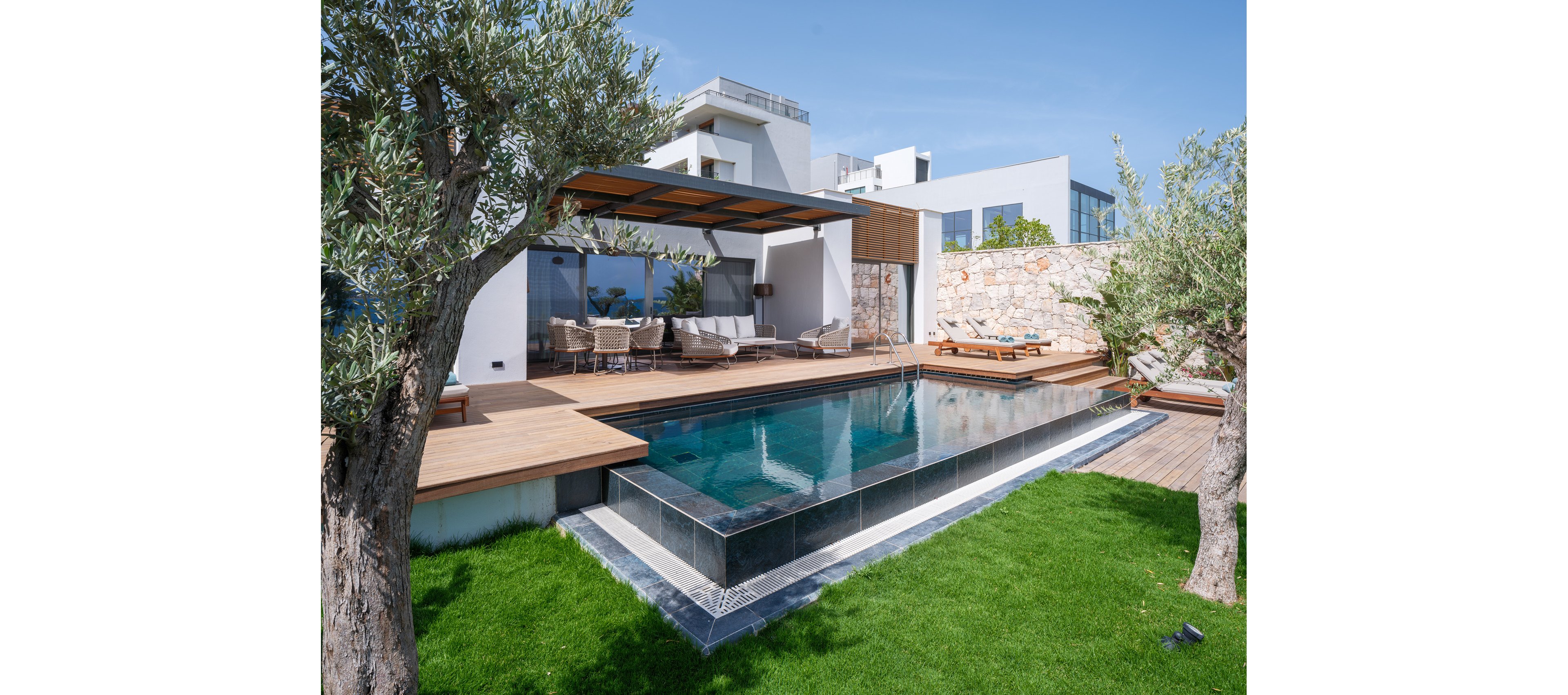 Anda Barut Collection.