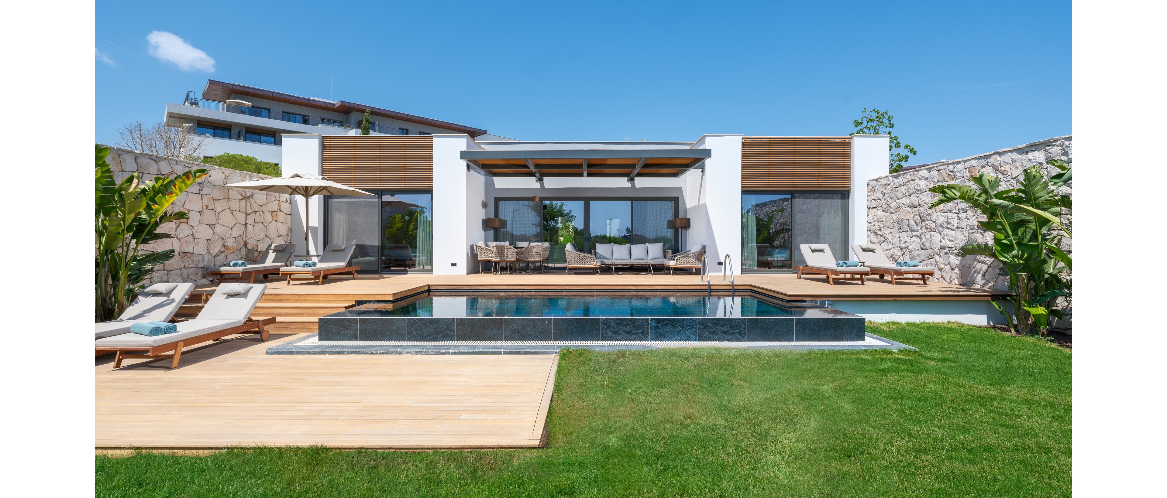 Anda Barut Collection.