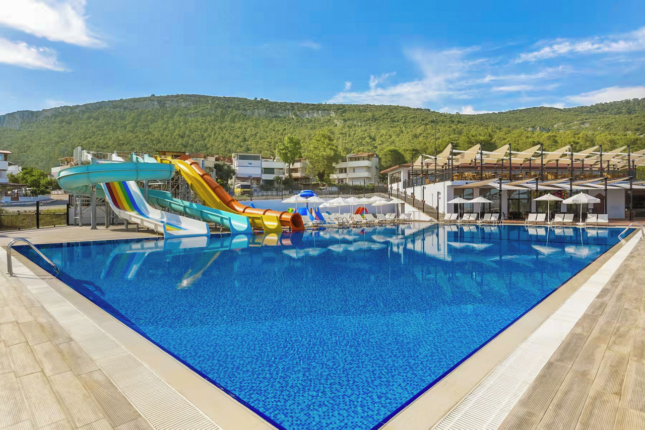 Ramada Resort by Wyndham Akbuk.