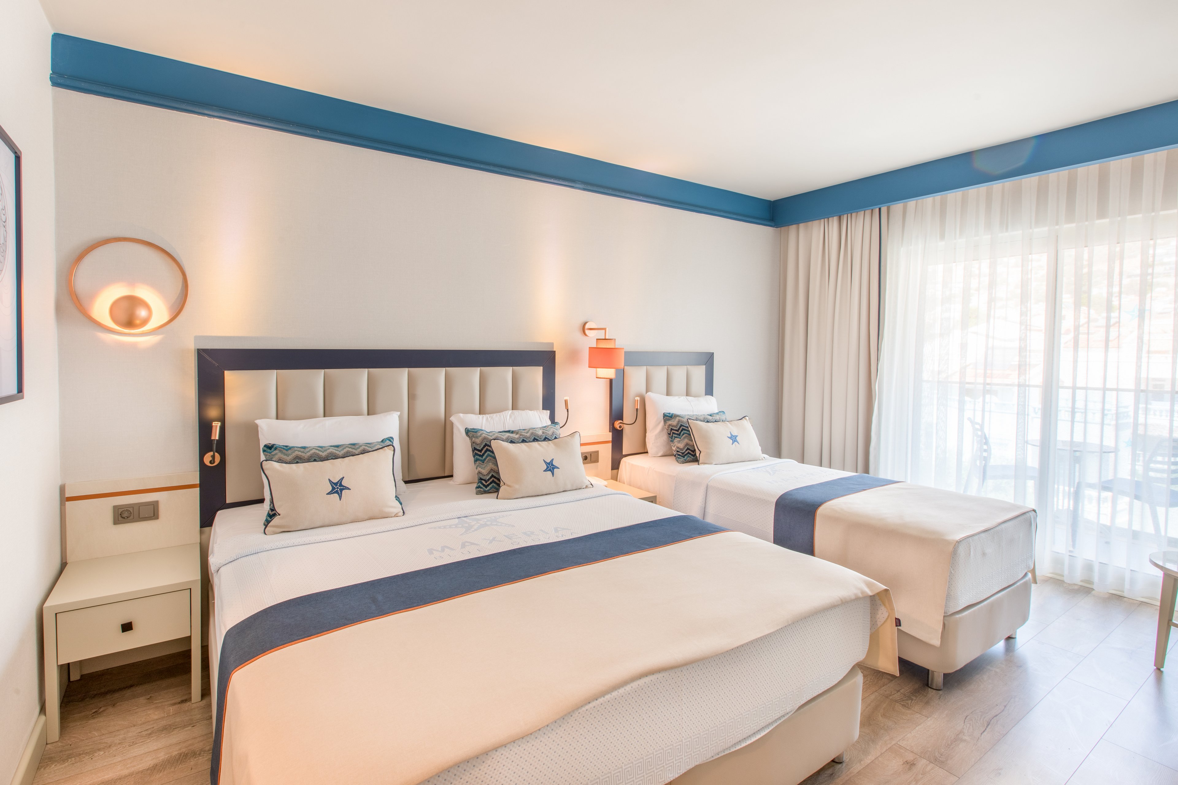 Maxeria Blue Didyma.