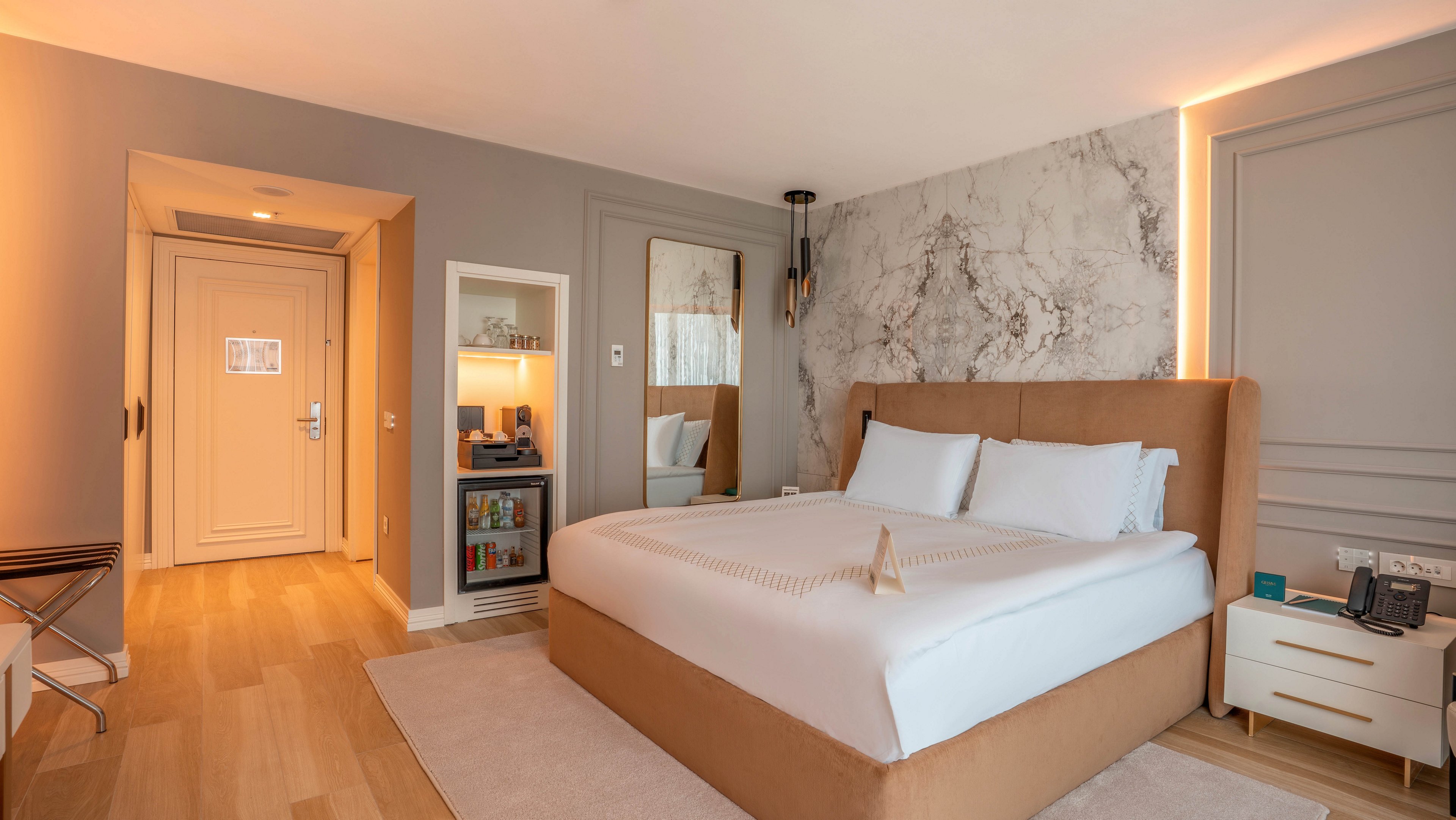 Qlusive Hotel