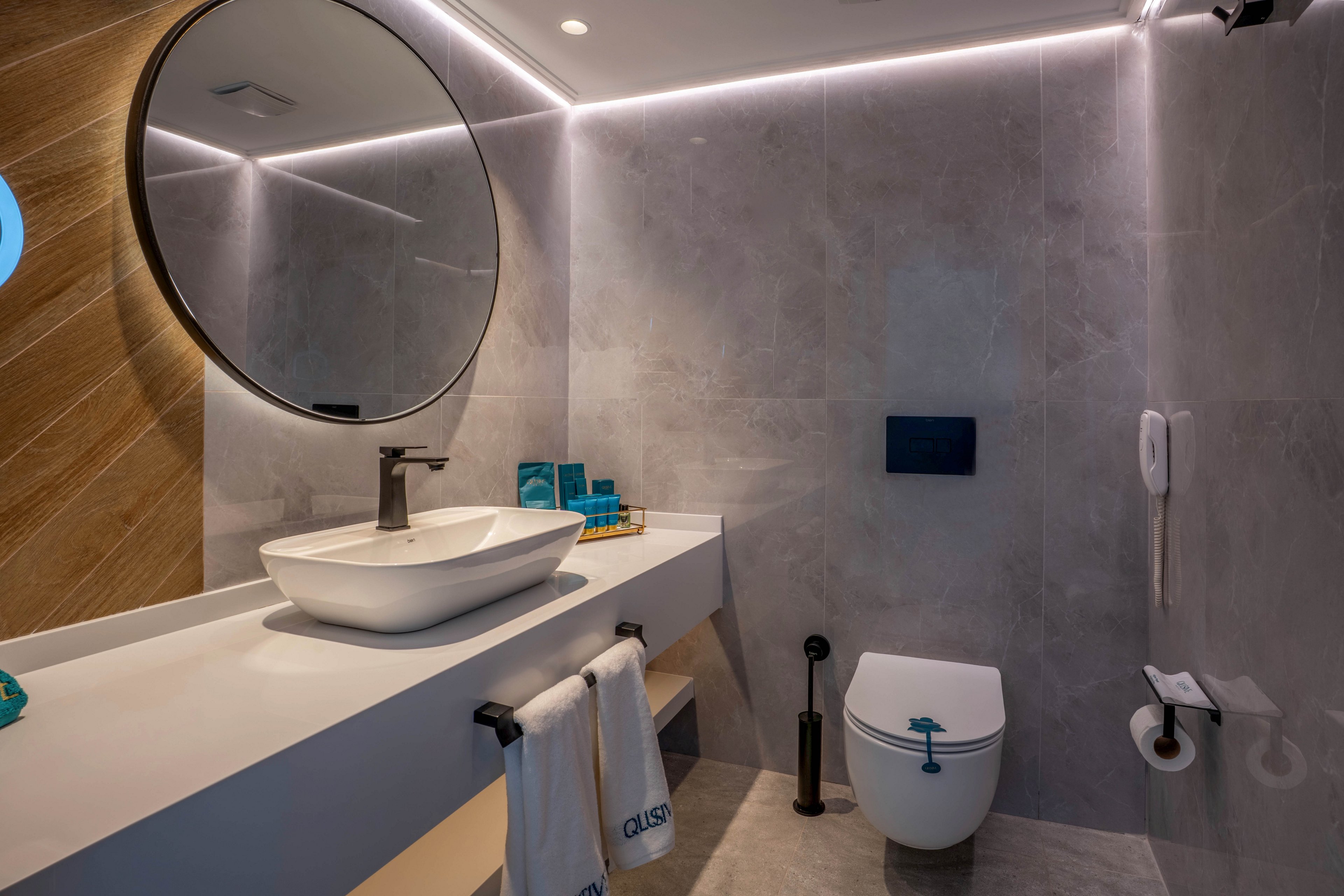 Qlusive Hotel