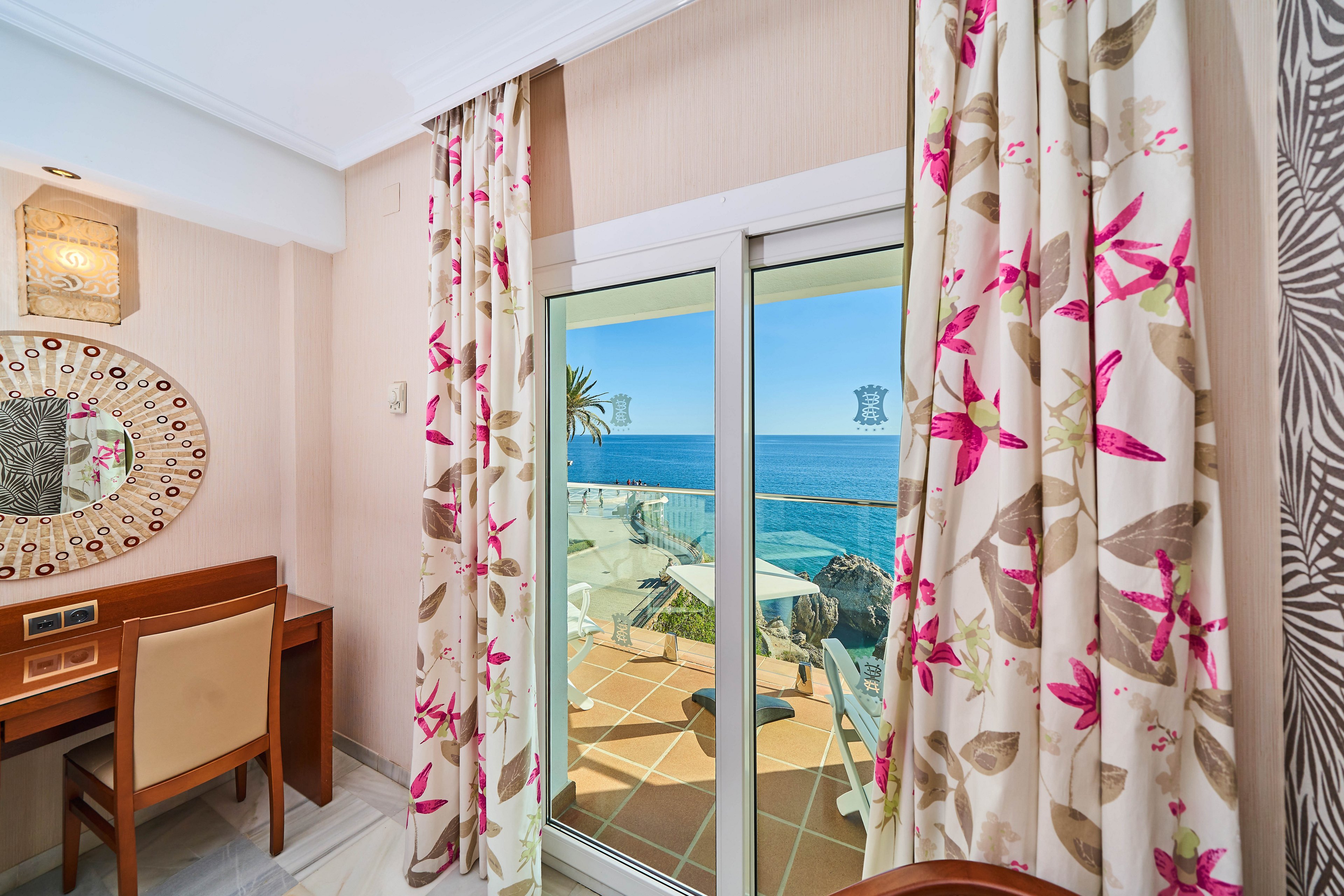 Hotel Balcon De Europa