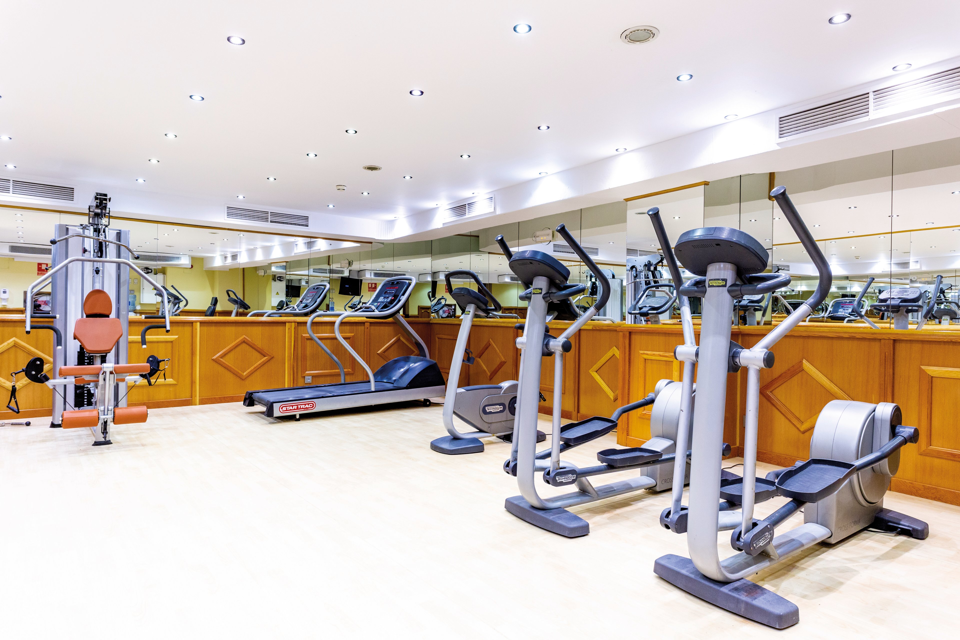 Hotel Balcon De Europa