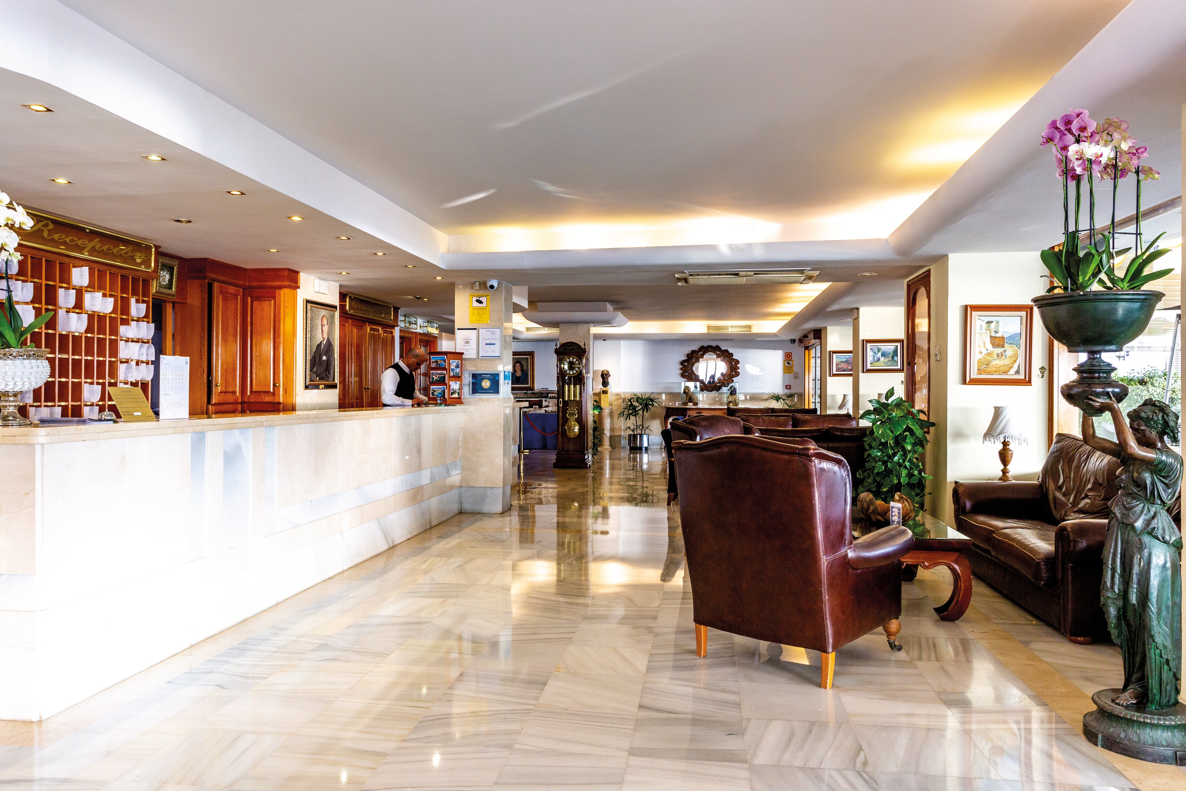 Hotel Balcon De Europa