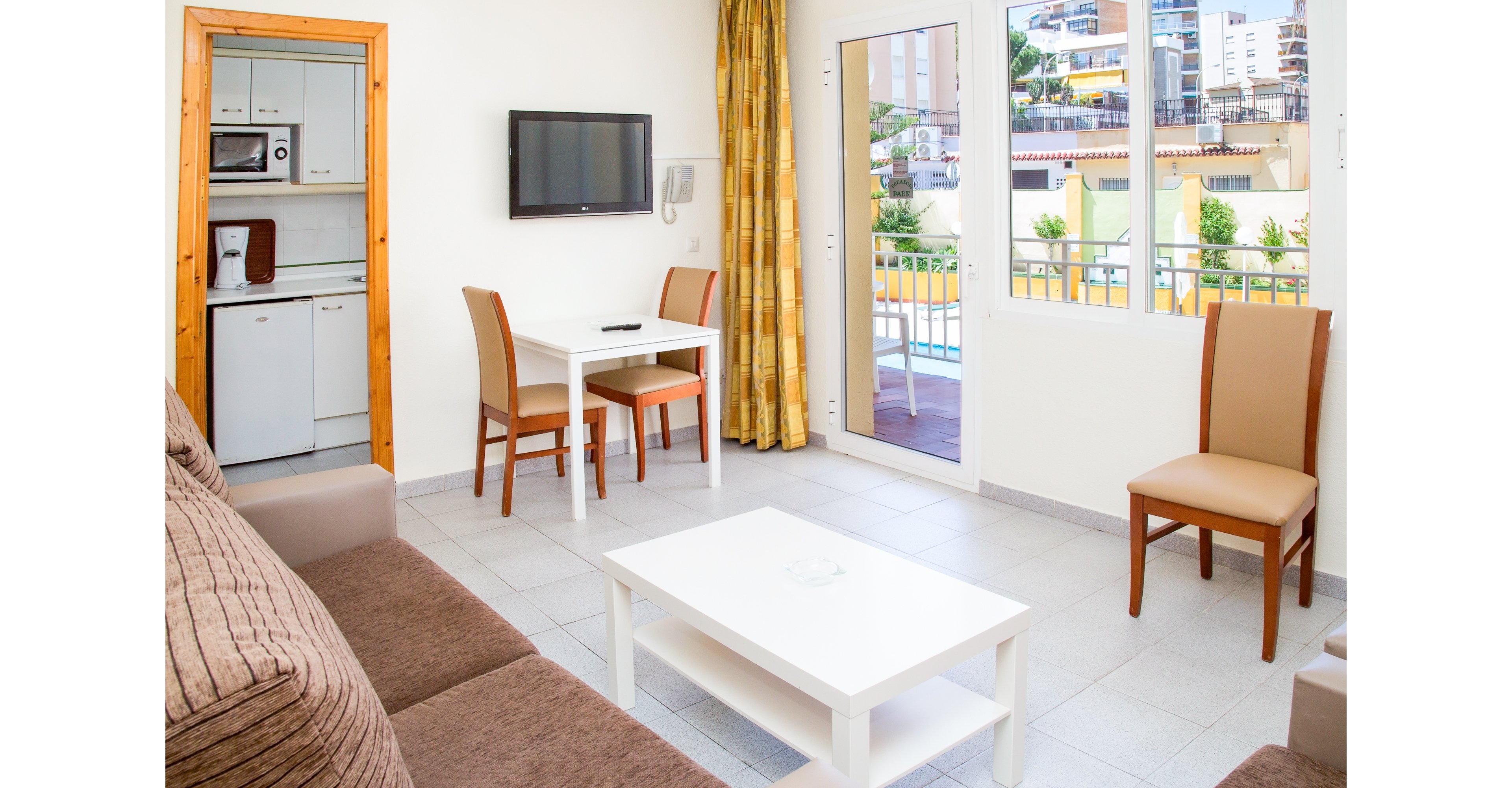 Ecuador Park Apartments