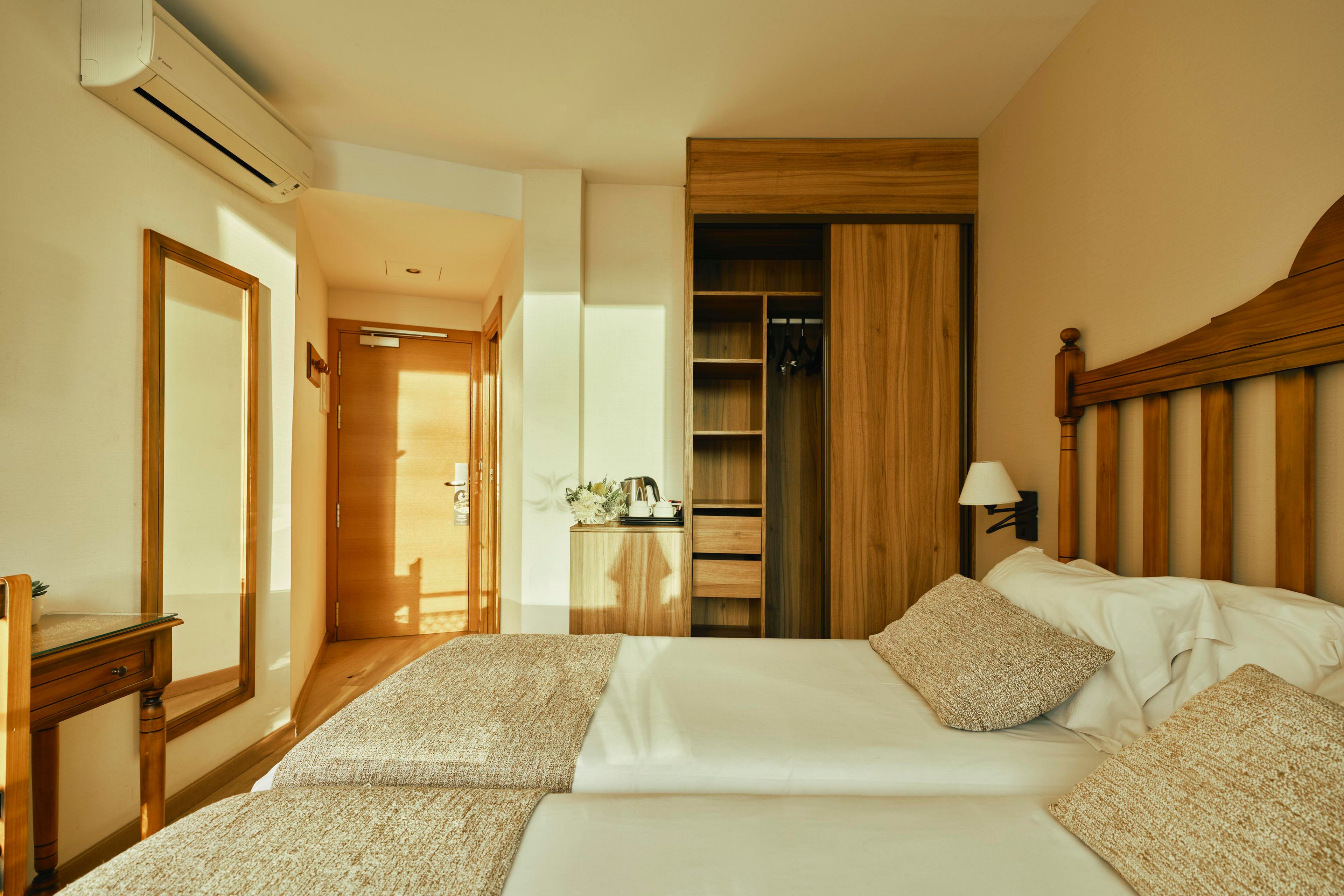 Beneste Villa Flamenca Hotel