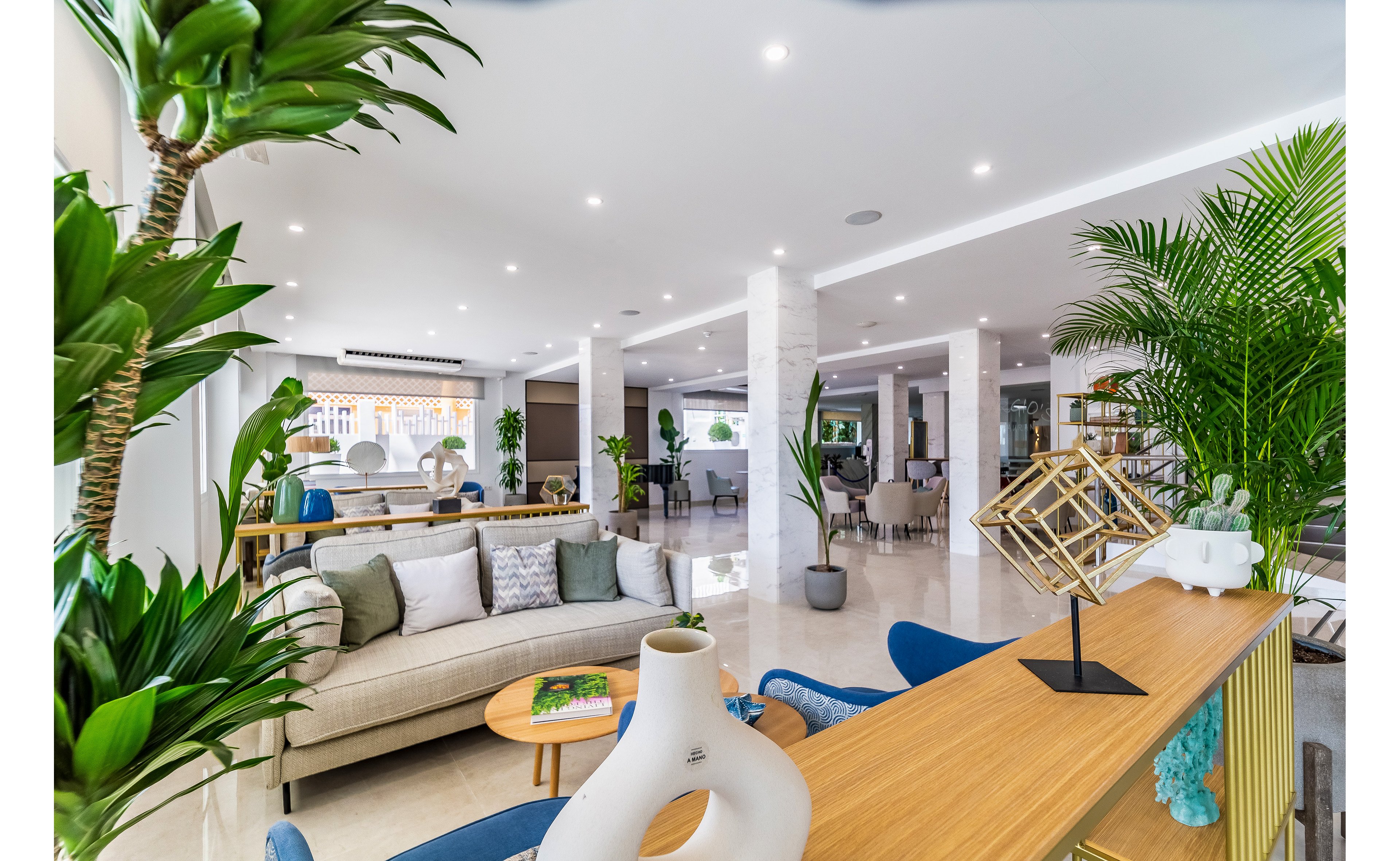 Hotel Las Arenas Affiliated by Melia