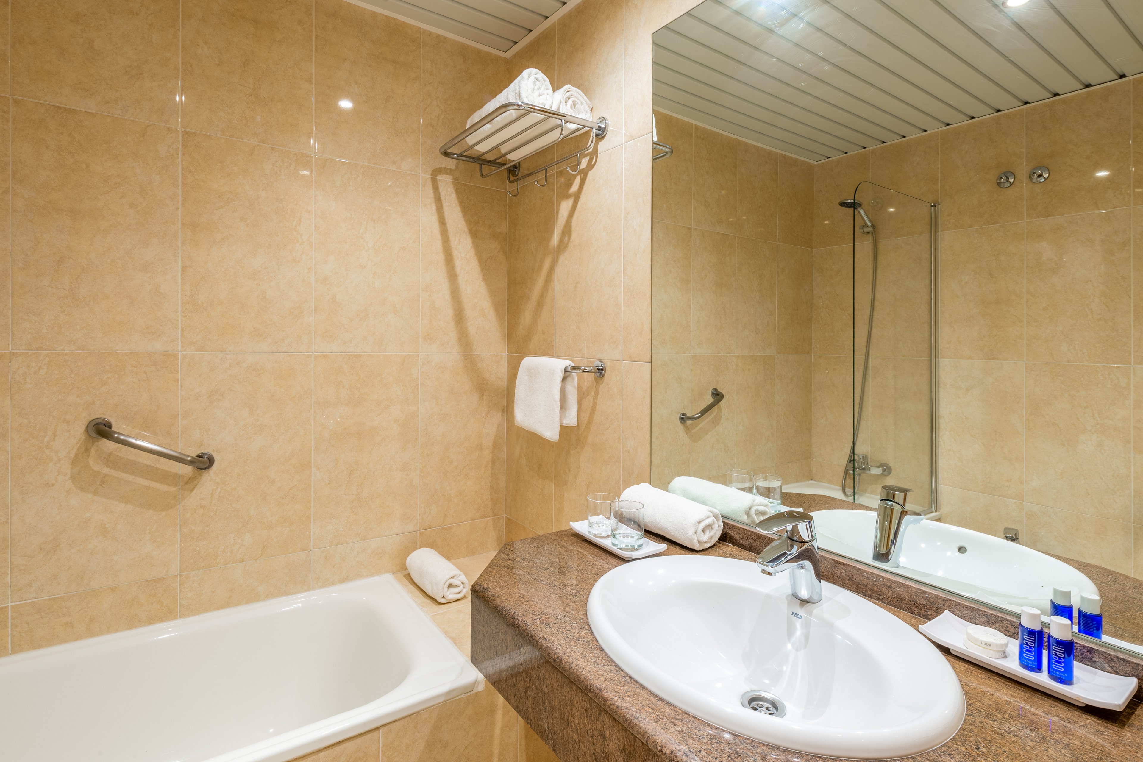 Hotel Las Arenas Affiliated by Melia