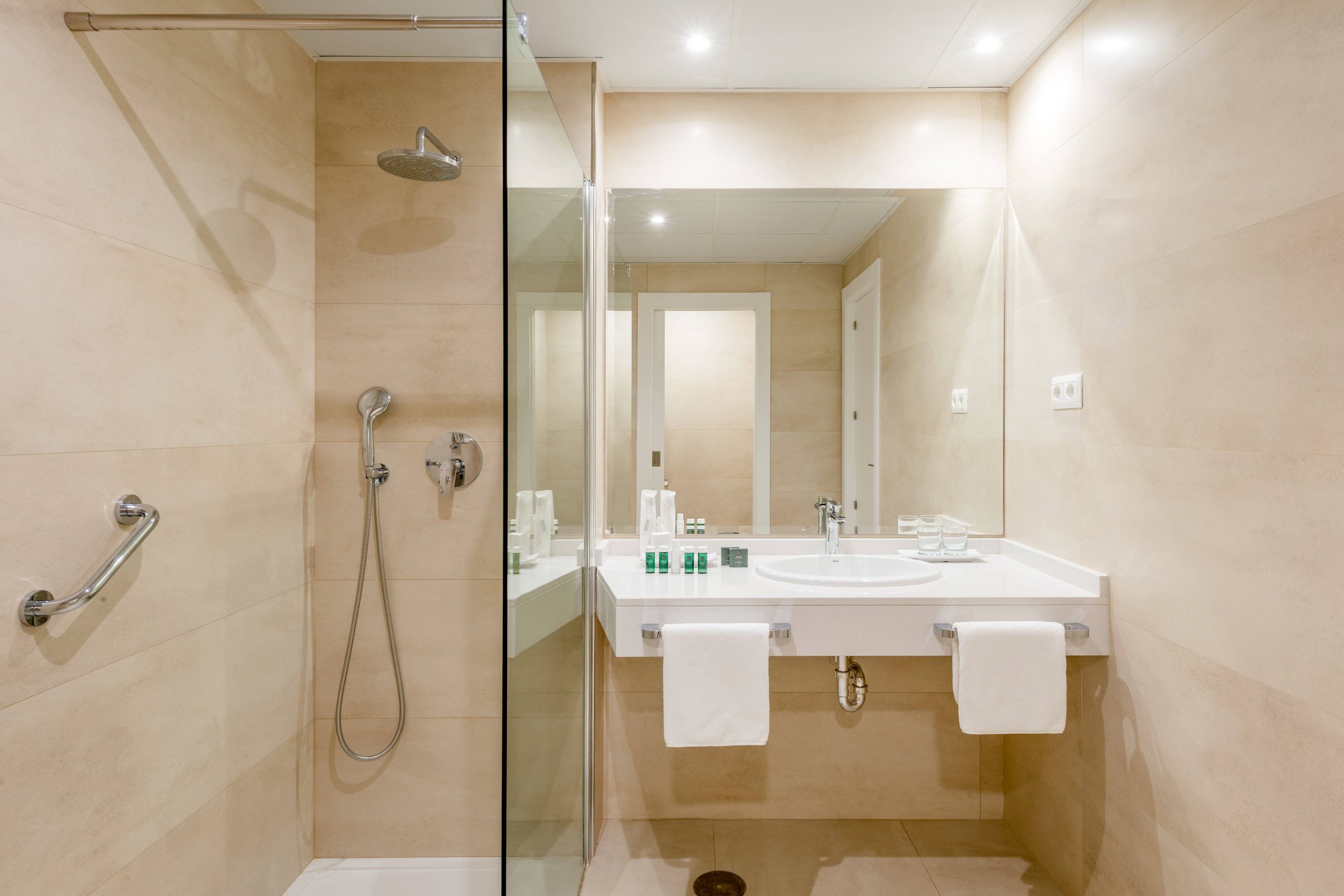 Hotel Las Arenas Affiliated by Melia