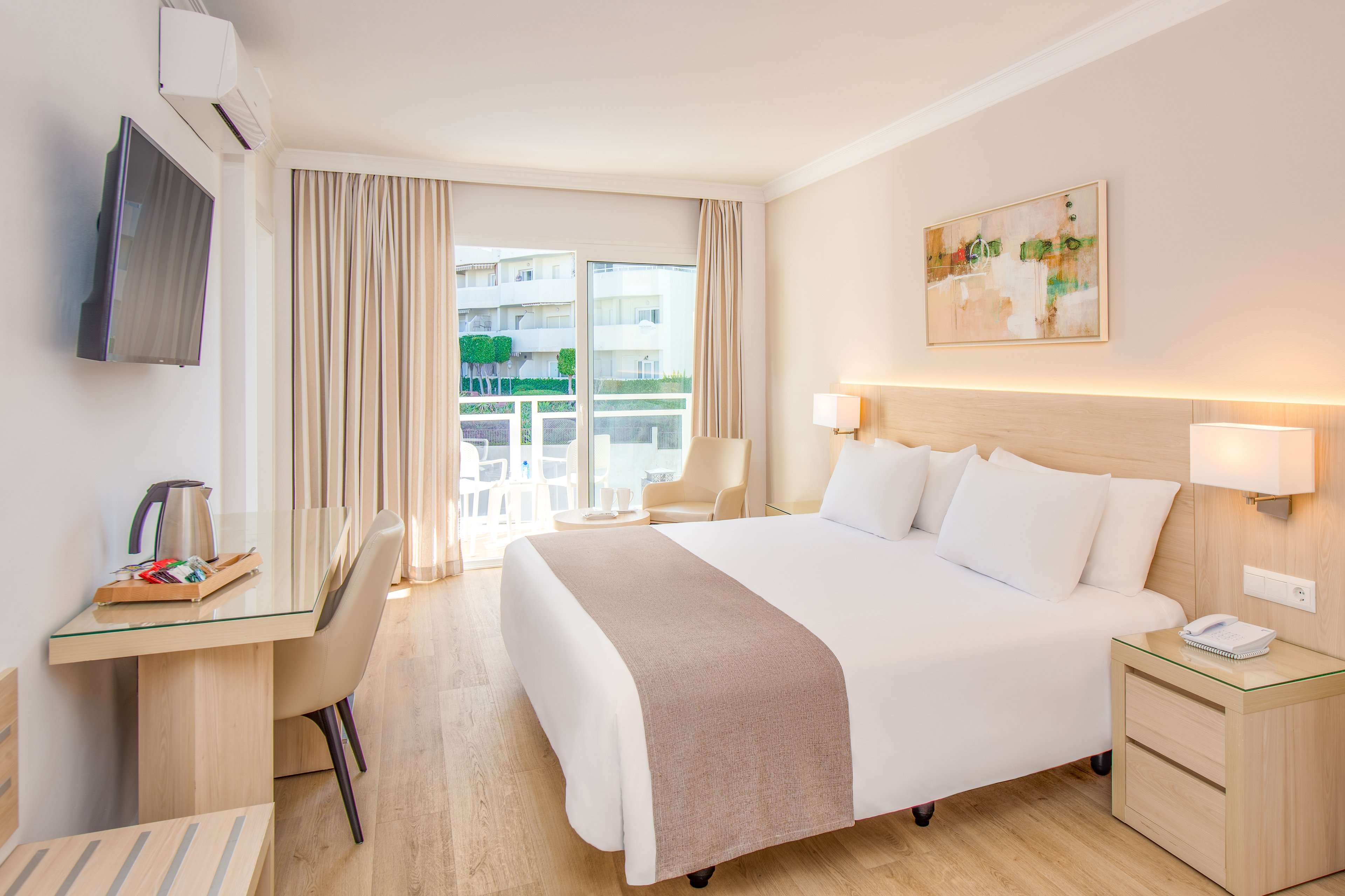 Hotel Las Arenas Affiliated by Melia