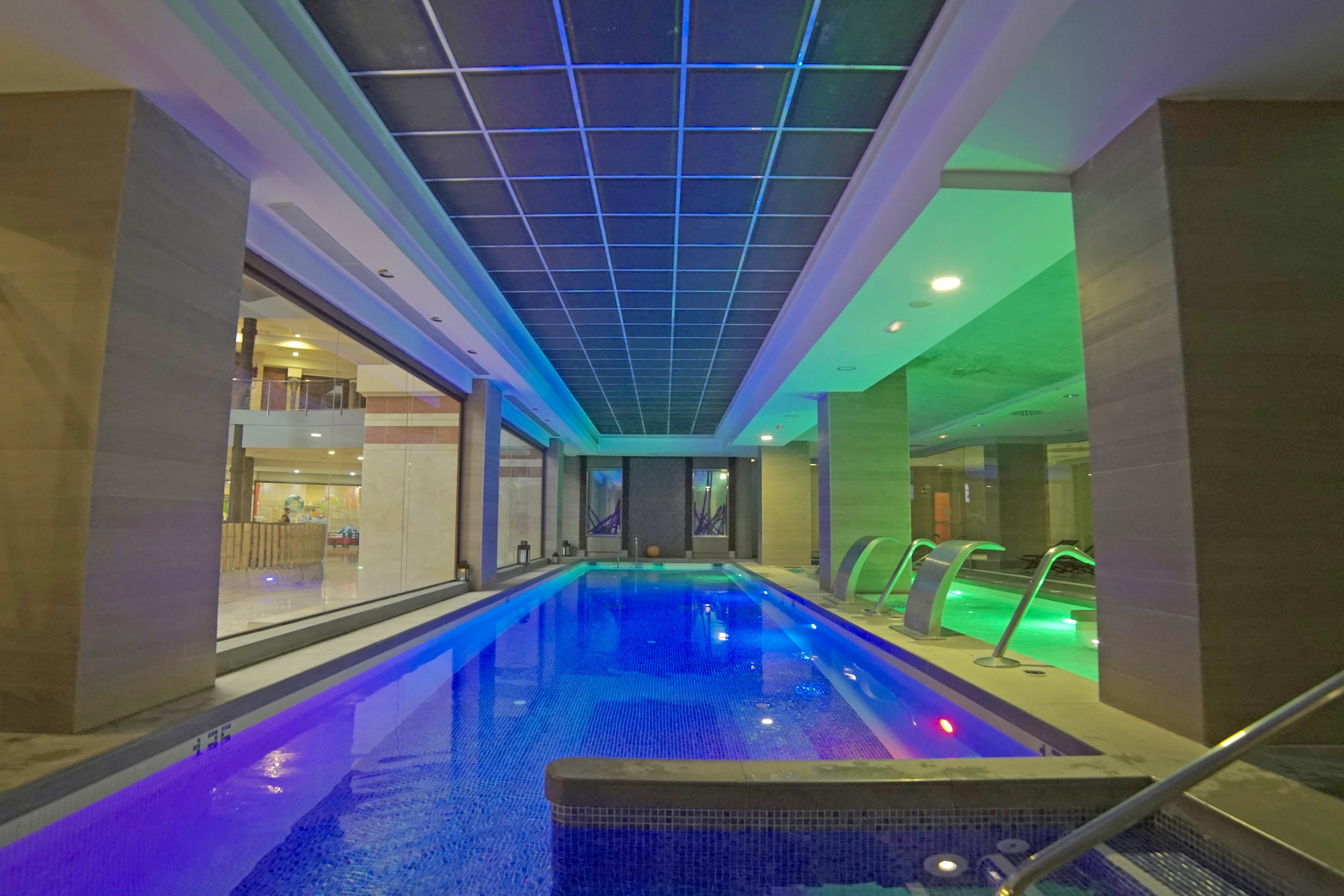 Holiday World Polynesia Hotel