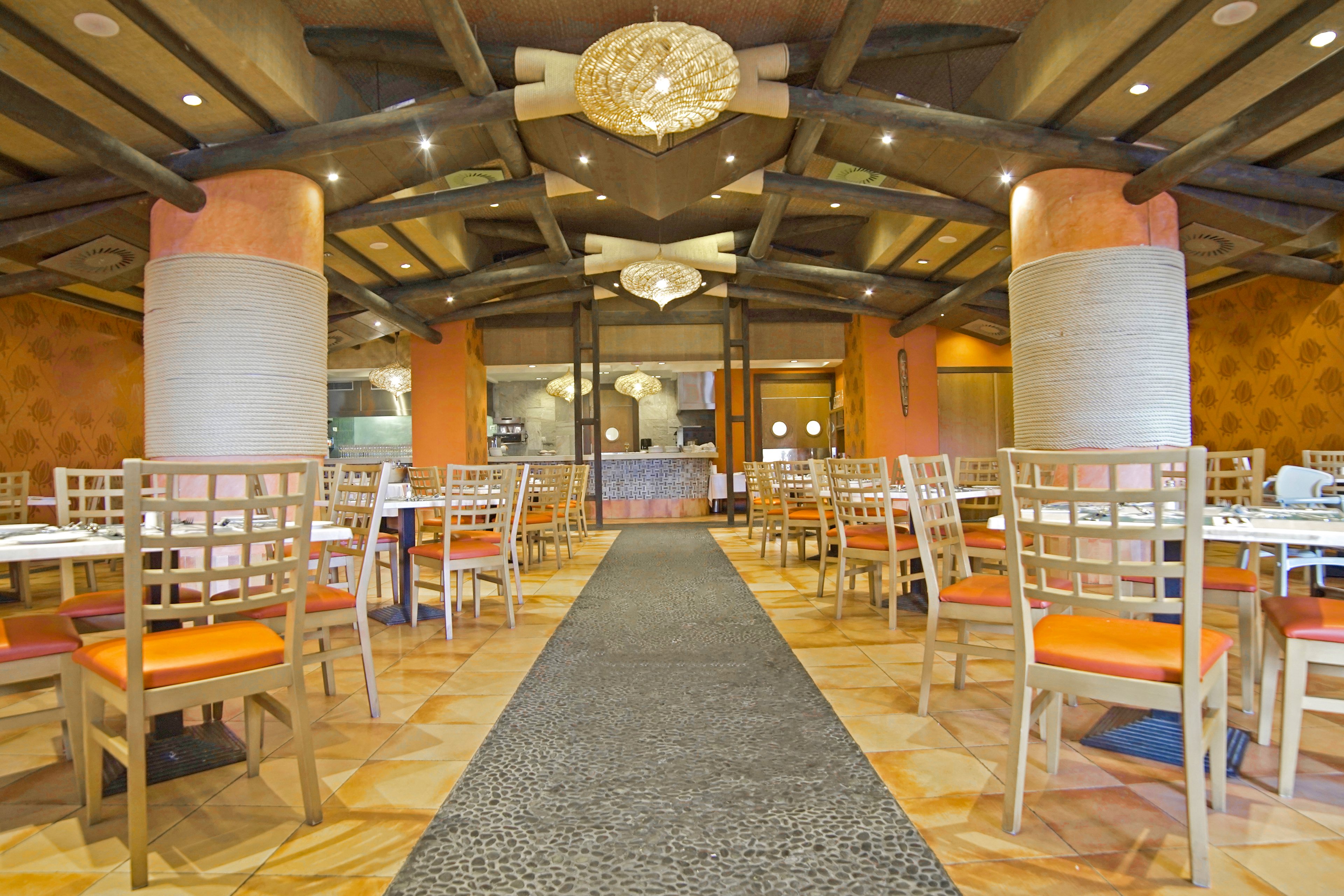 Holiday World Polynesia Hotel