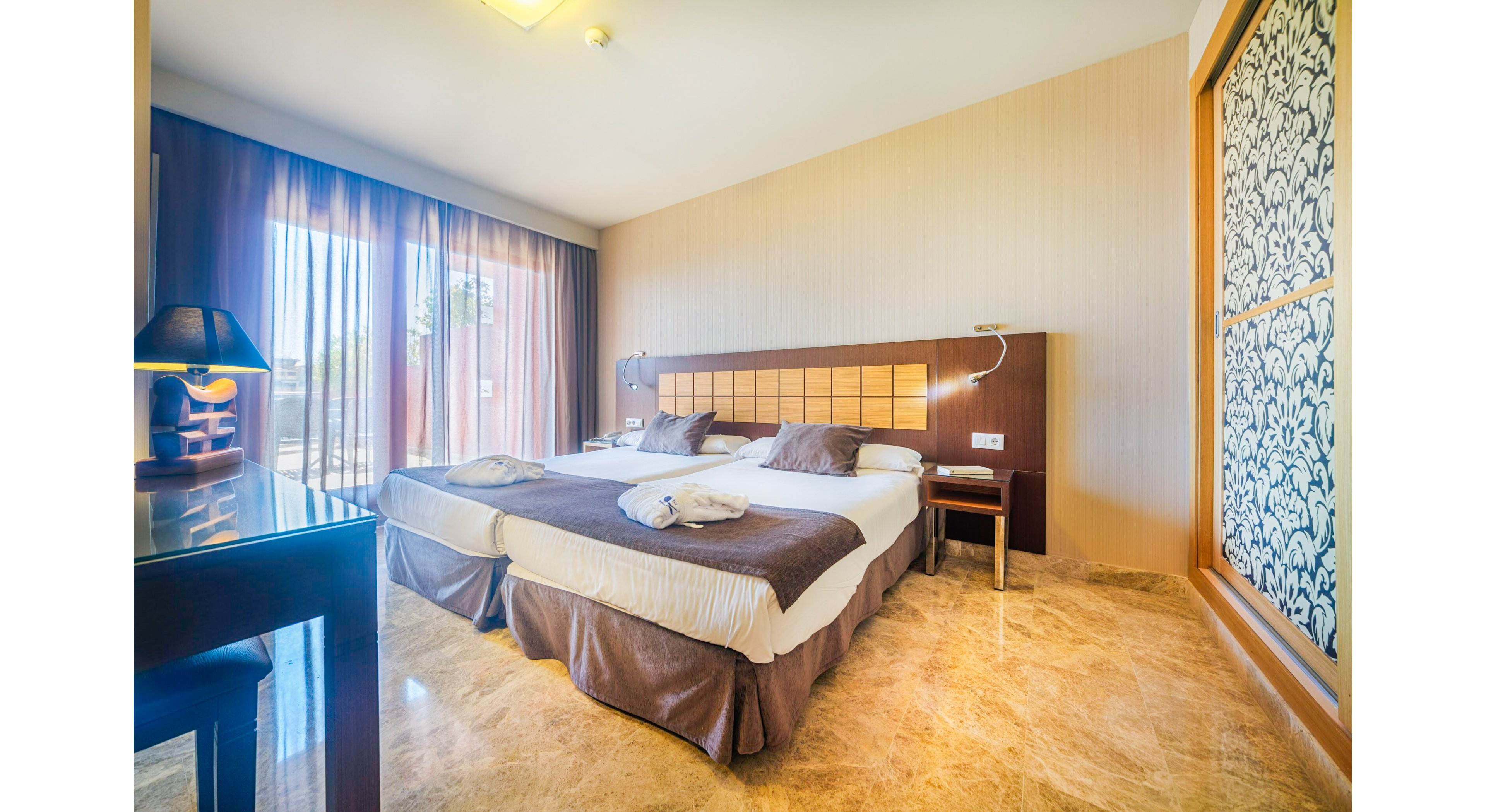 Holiday World Polynesia Hotel