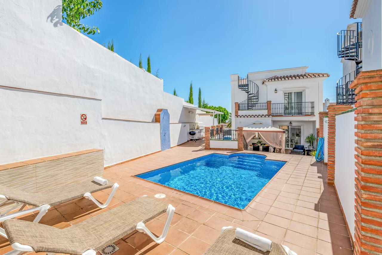 Villa Juncos - Agni Travel