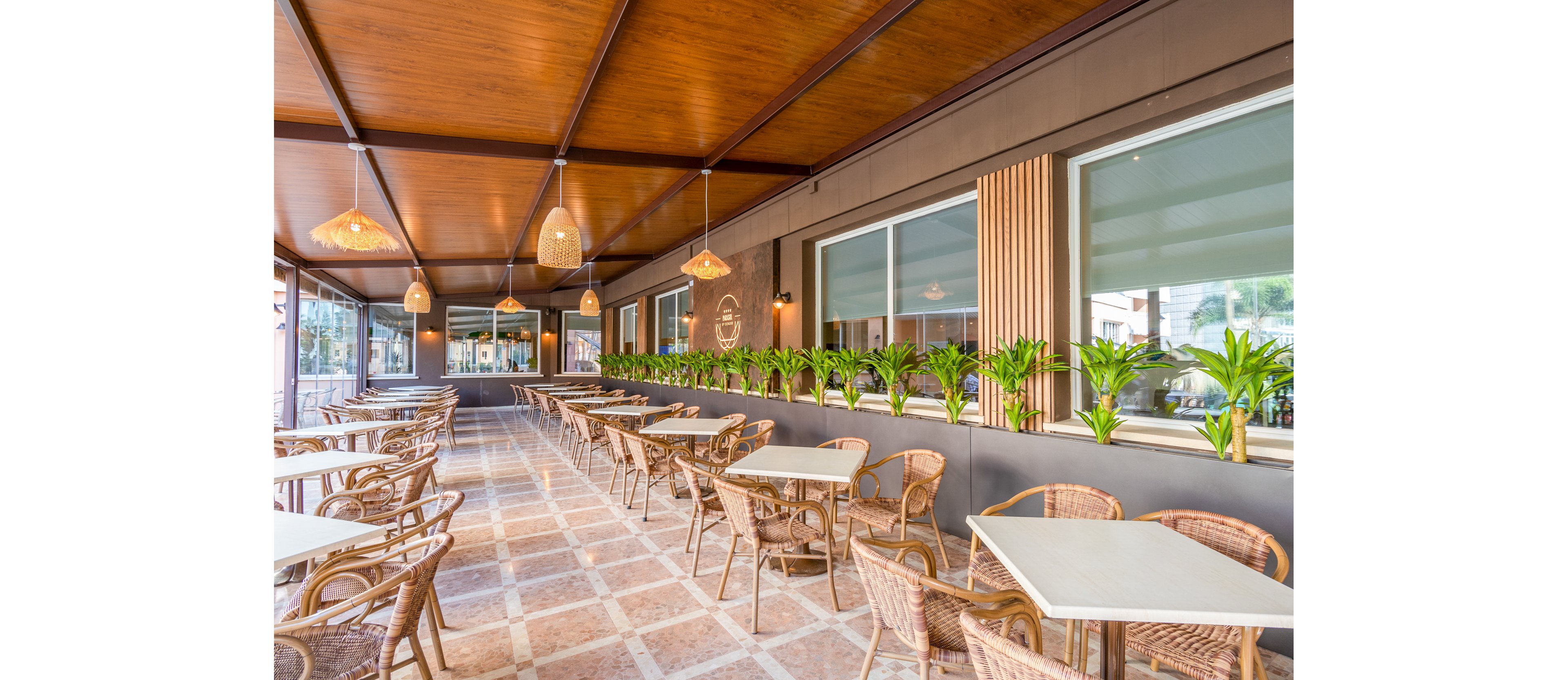 Hotel Parasol by Dorobe