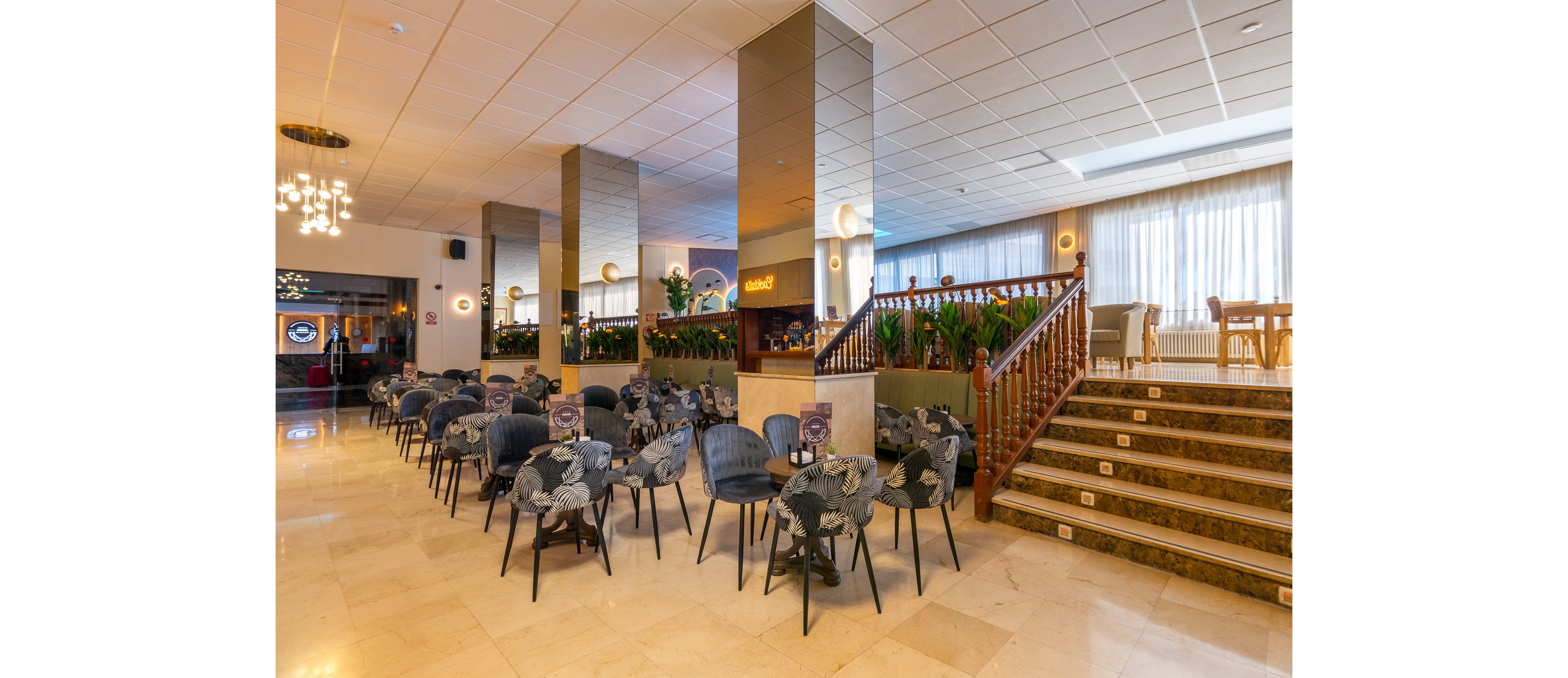 Hotel Parasol by Dorobe