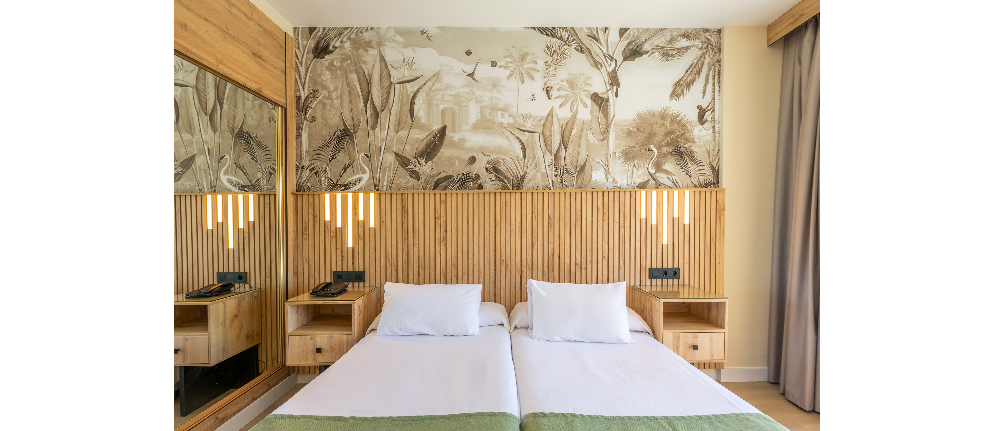 Hotel Parasol by Dorobe