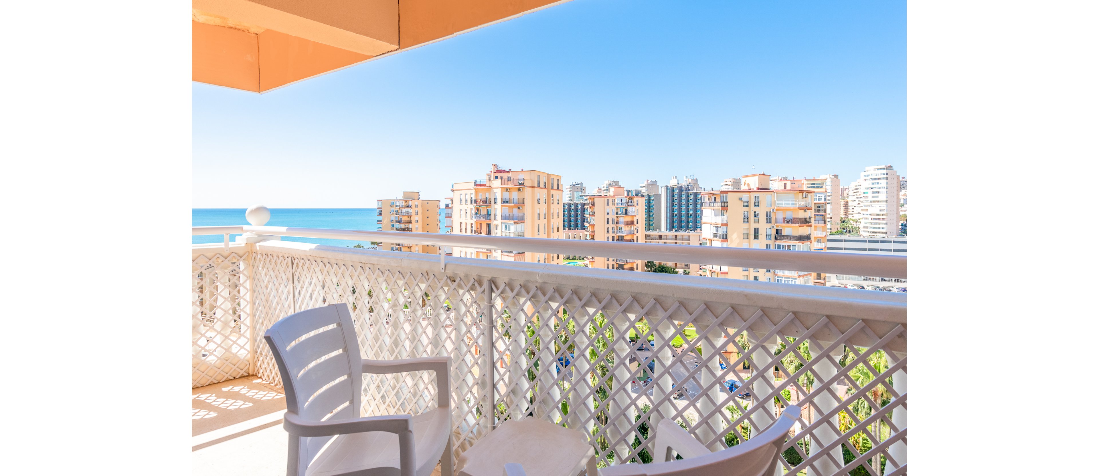 Hotel Parasol by Dorobe