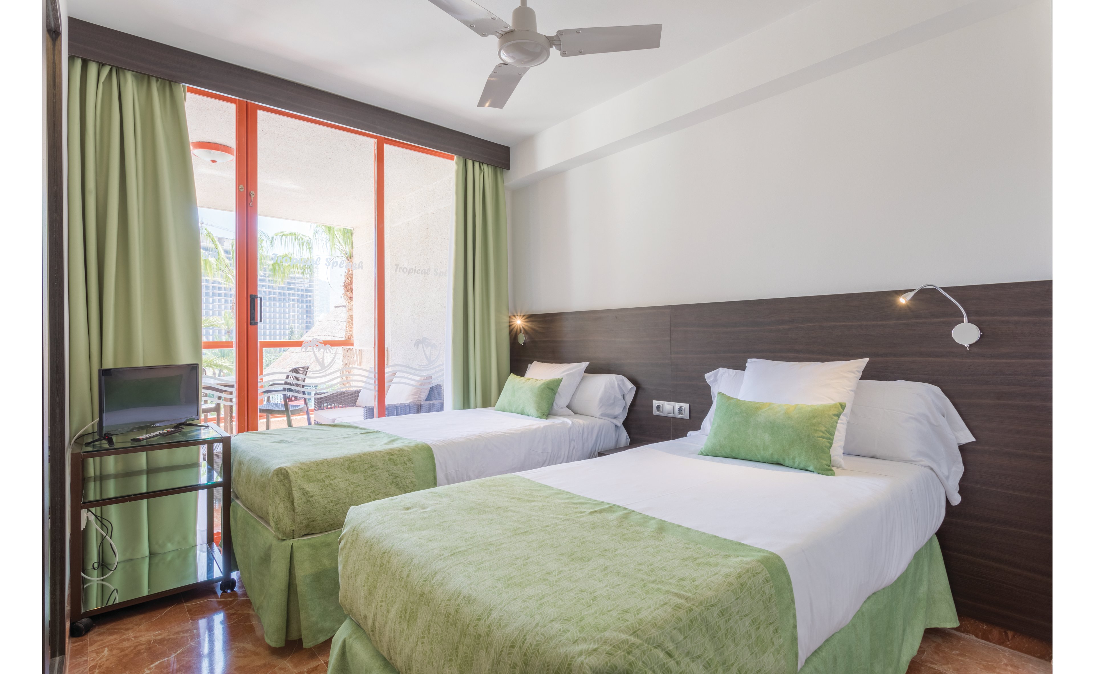 Magic Tropical Splash