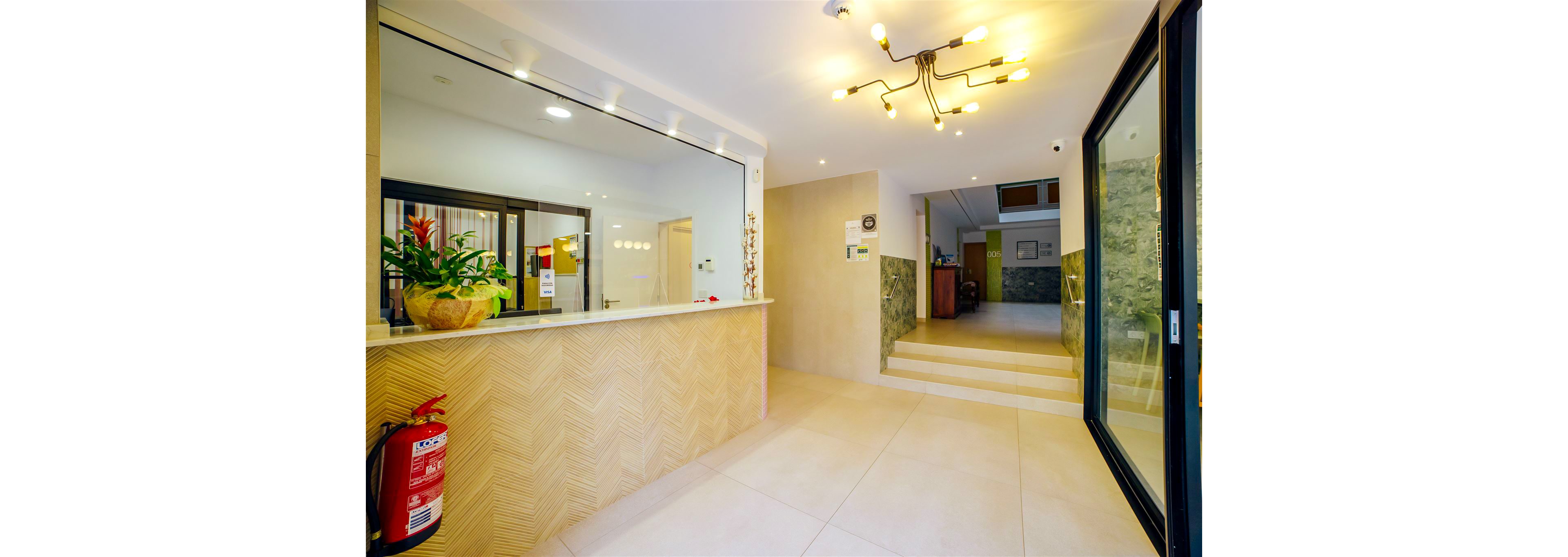 Palm Court Apartments