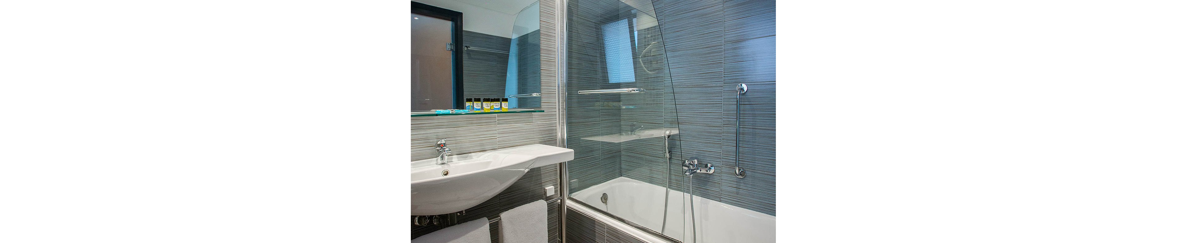 Golden Coast Hotel & Bungalows