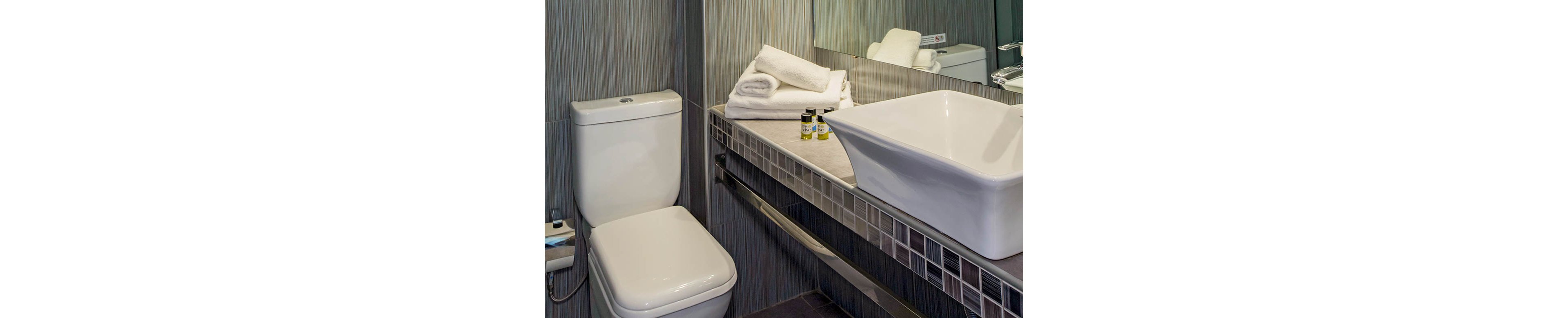 Golden Coast Hotel & Bungalows