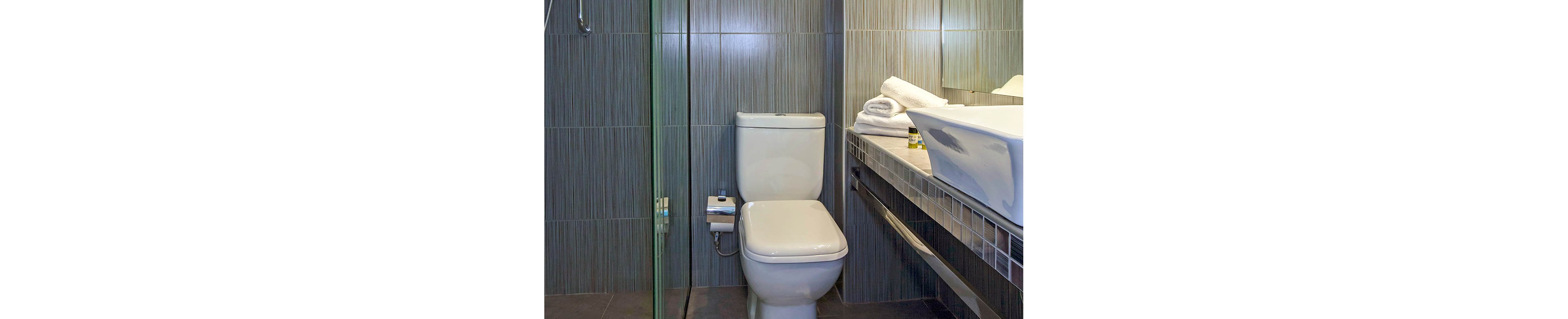 Golden Coast Hotel & Bungalows