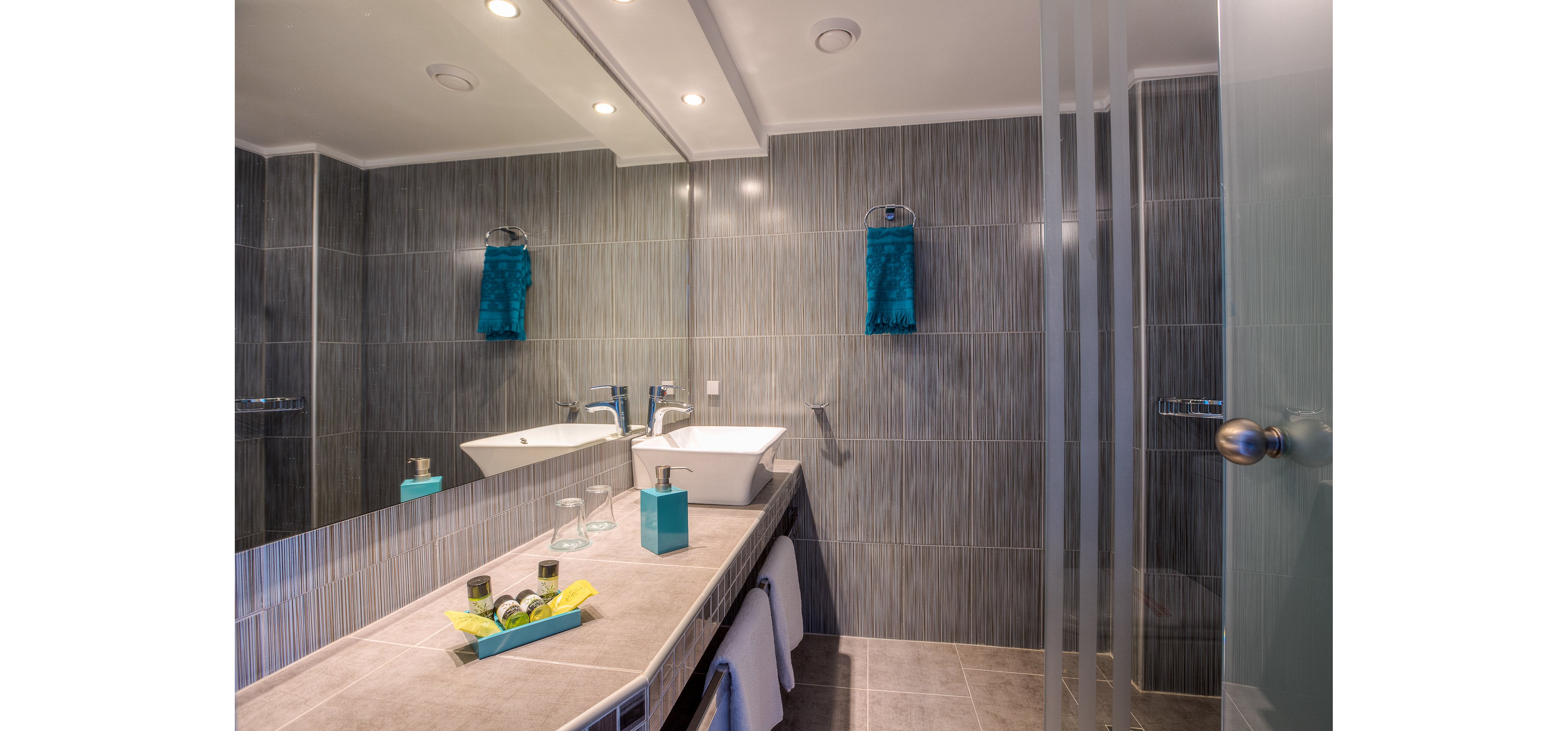 Golden Coast Hotel & Bungalows