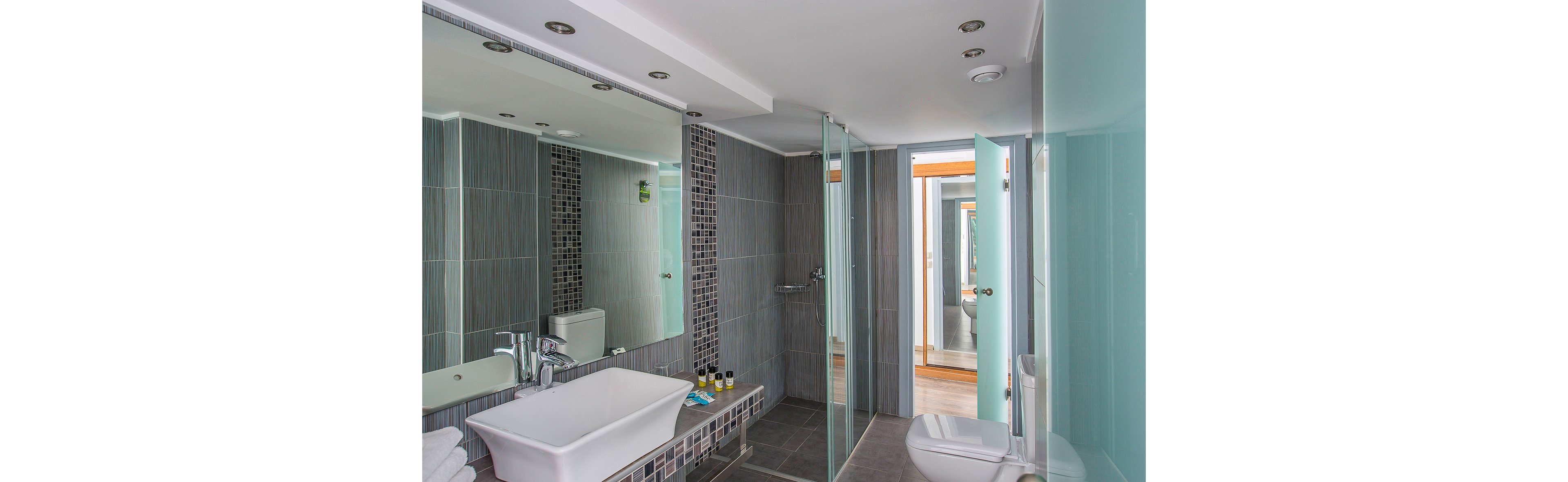 Golden Coast Hotel & Bungalows